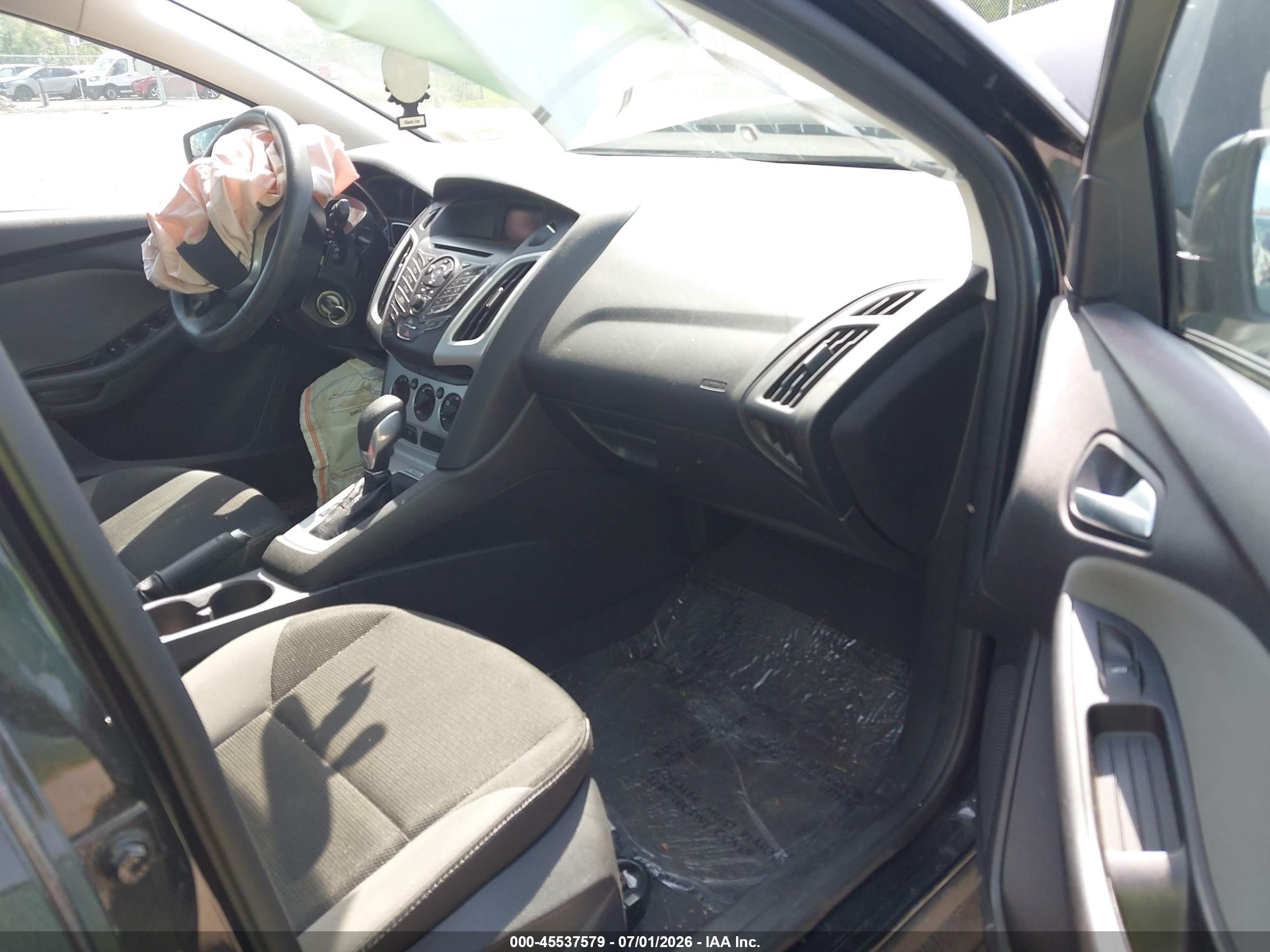 2014 Ford Focus Se Gray vin: 1FADP3F29EL456789