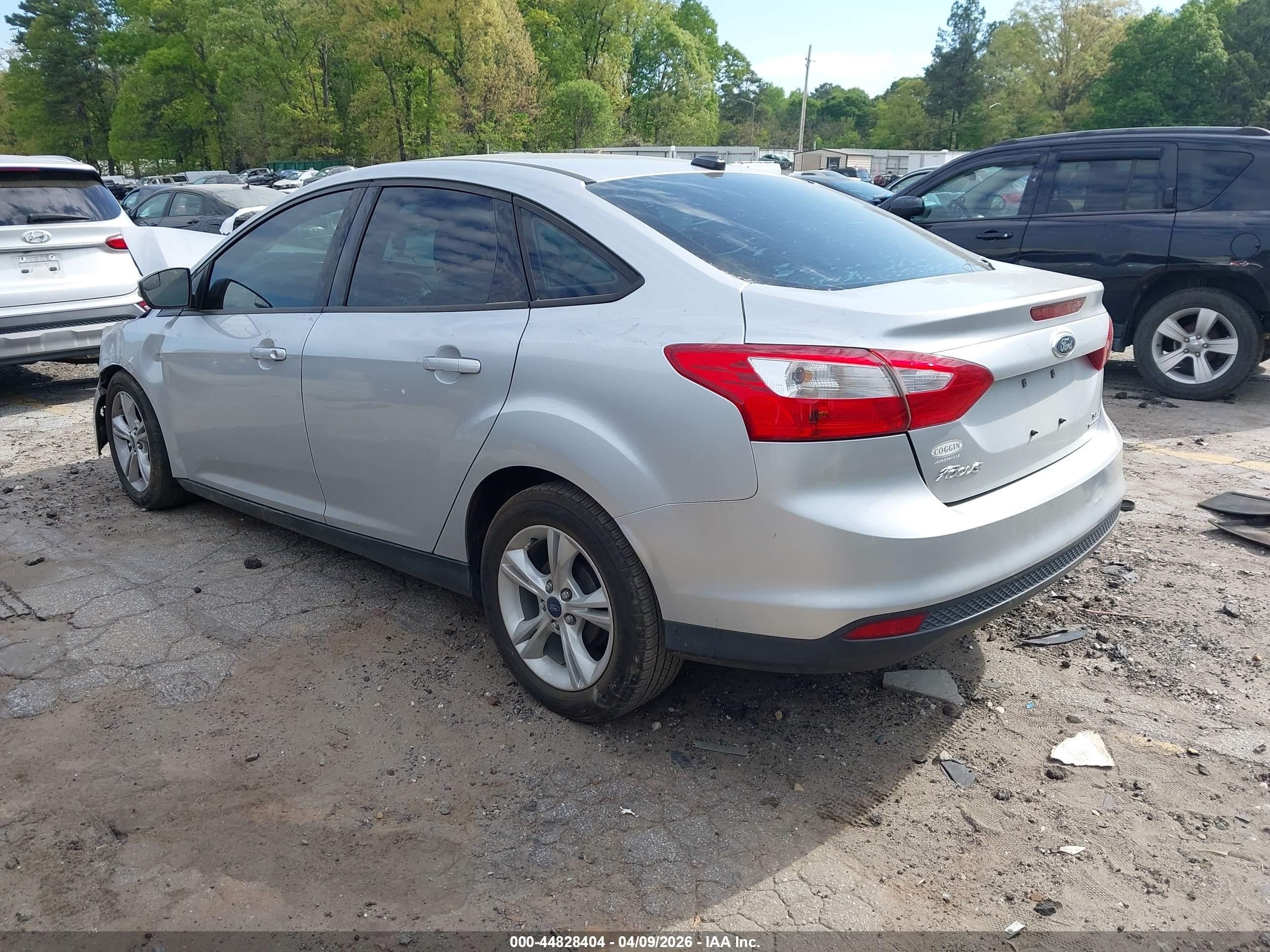 2014 Ford Focus Se Silver vin: 1FADP3F29EL458087