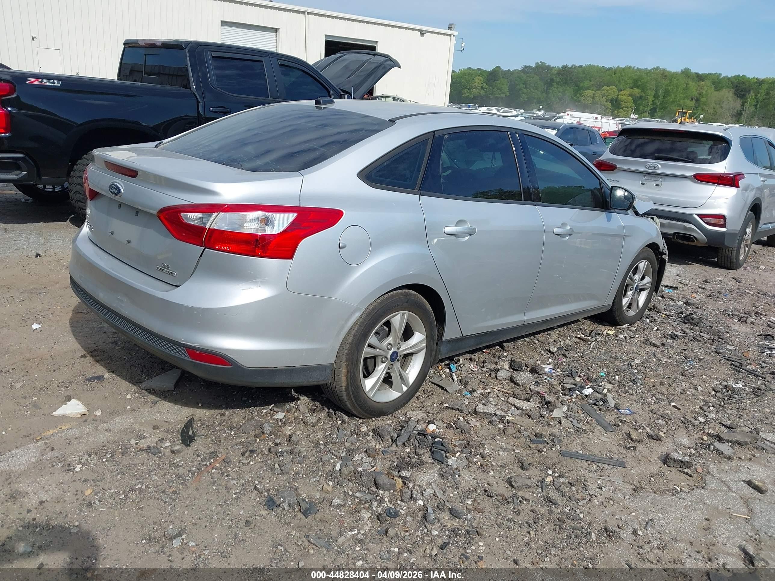 2014 Ford Focus Se Silver vin: 1FADP3F29EL458087