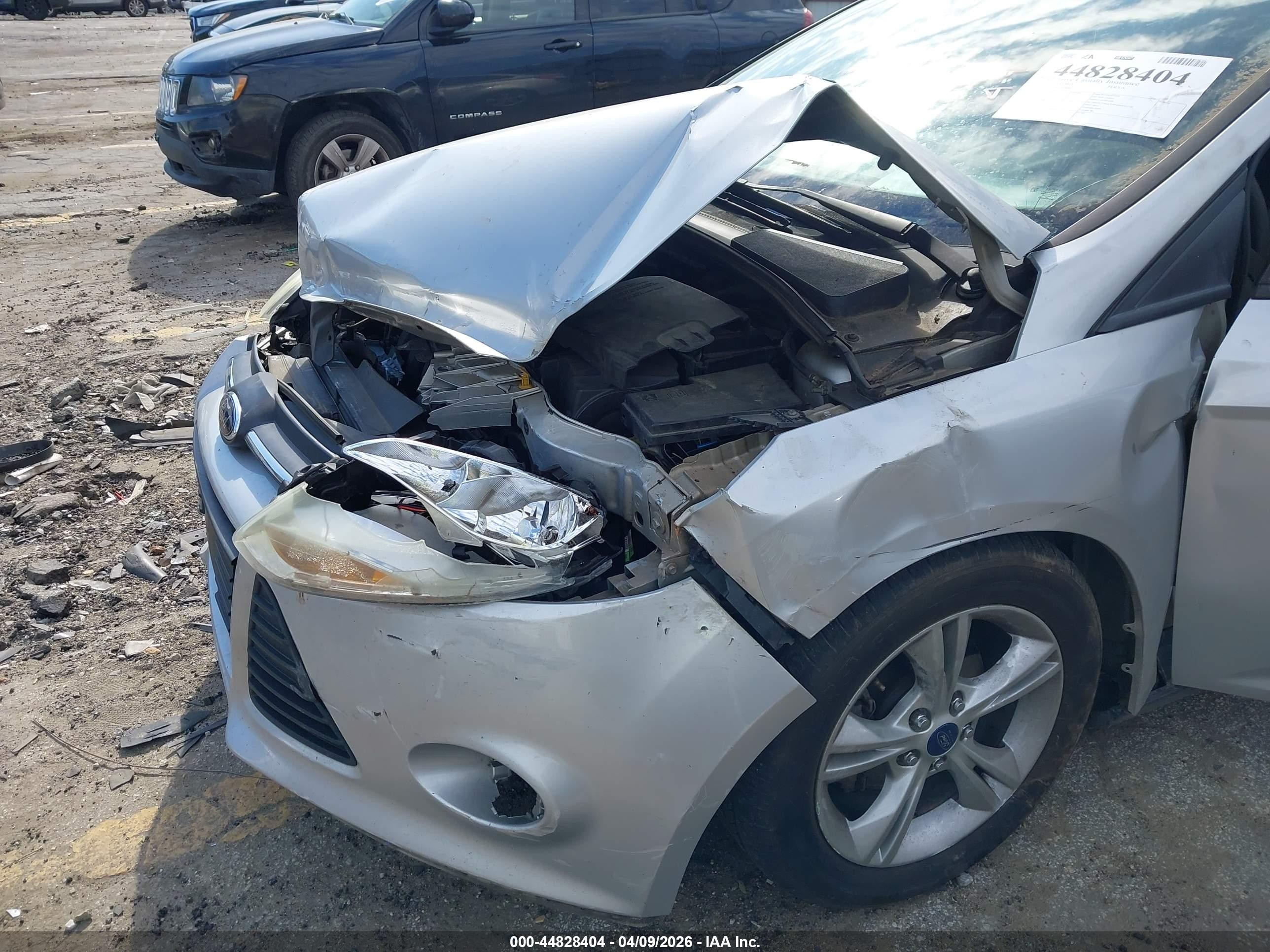 2014 Ford Focus Se Silver vin: 1FADP3F29EL458087