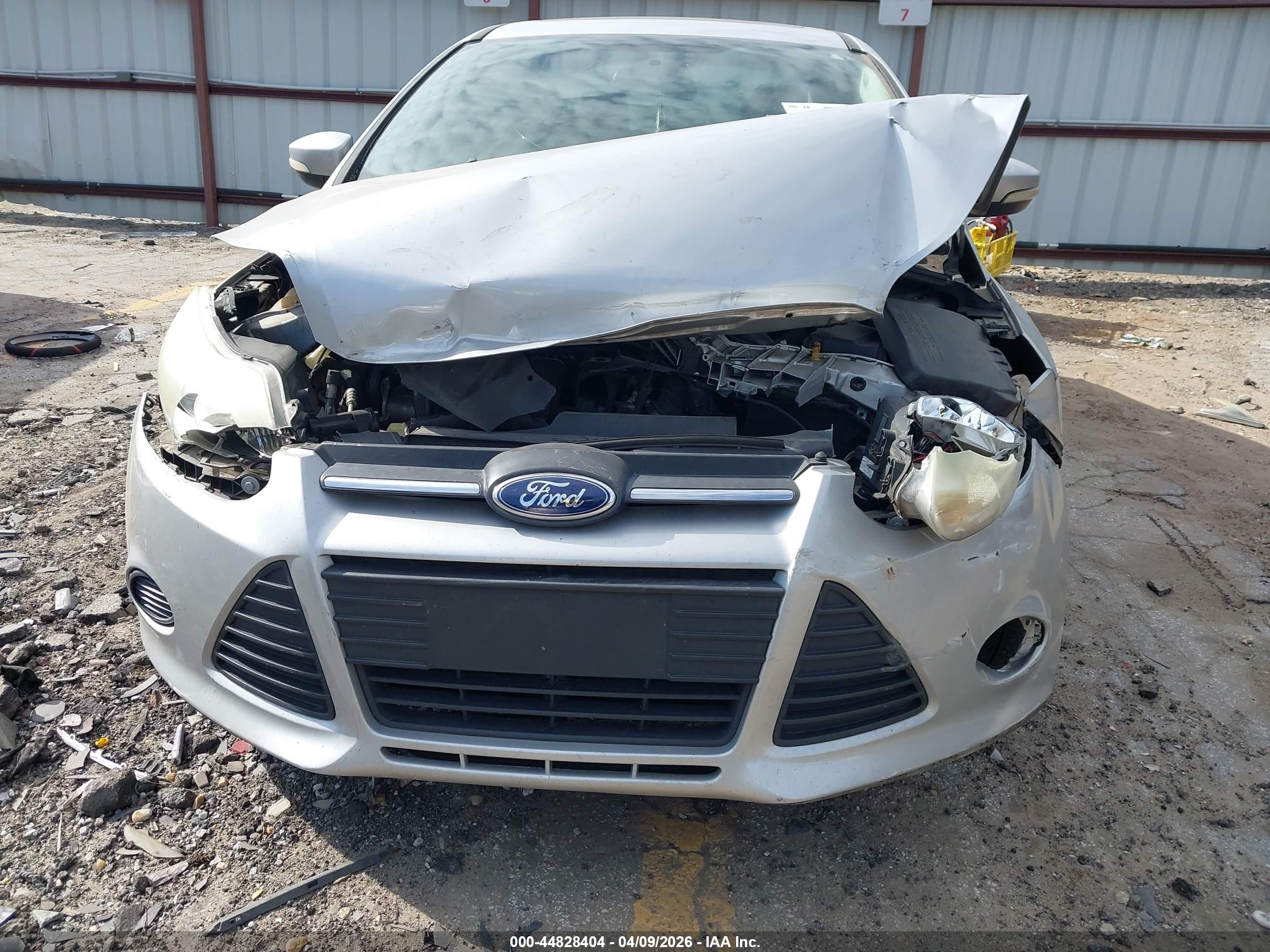 2014 Ford Focus Se Silver vin: 1FADP3F29EL458087