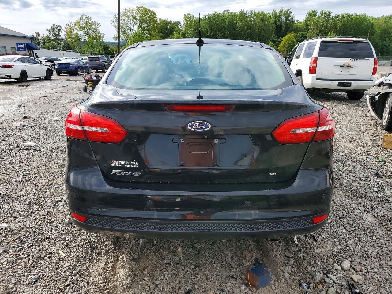 2015 Ford Focus Se Черный vin: 1FADP3F29FL200492