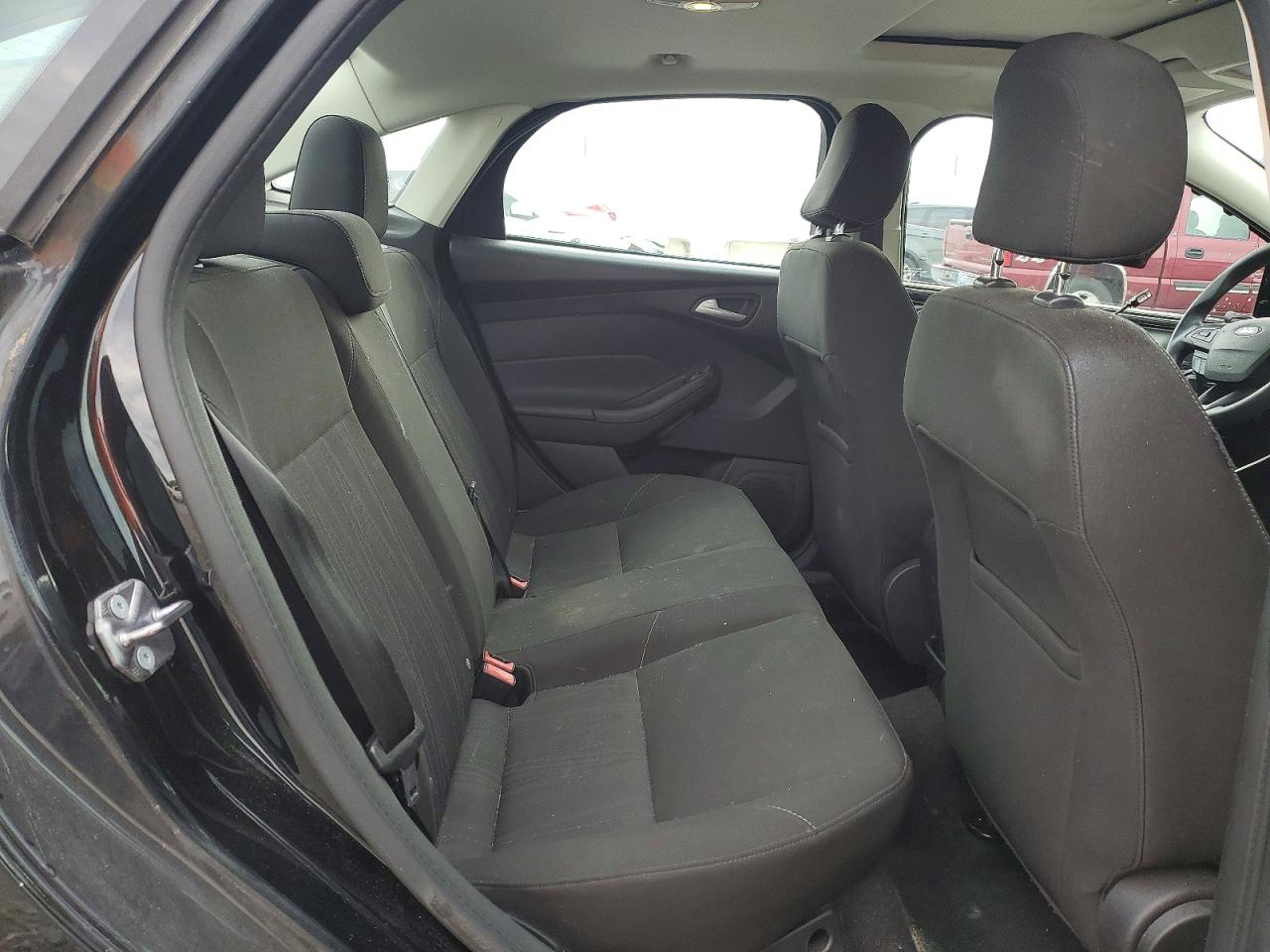 2015 Ford Focus Se Черный vin: 1FADP3F29FL200492