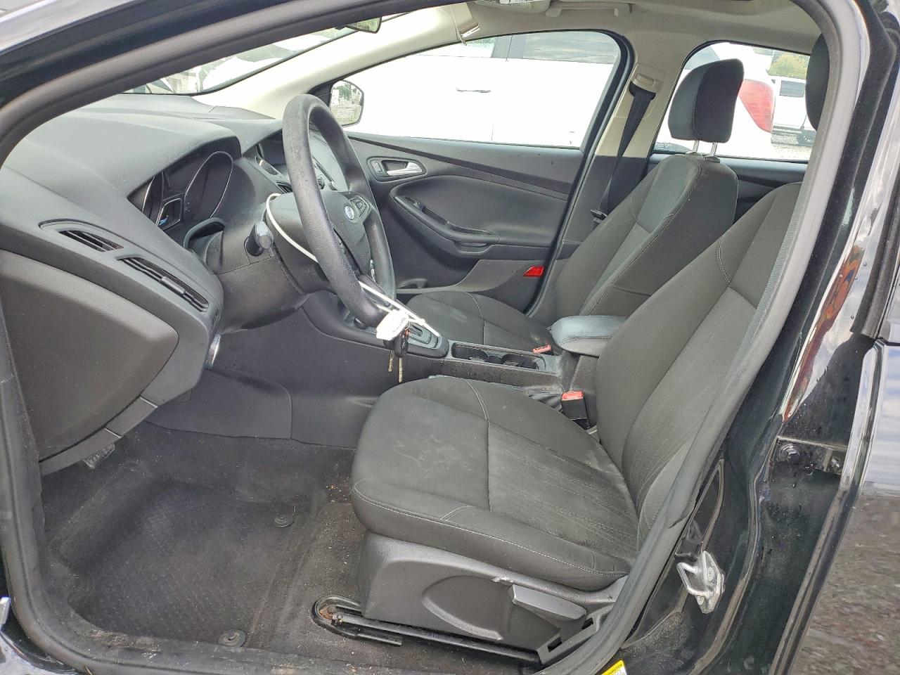 2015 Ford Focus Se Черный vin: 1FADP3F29FL200492