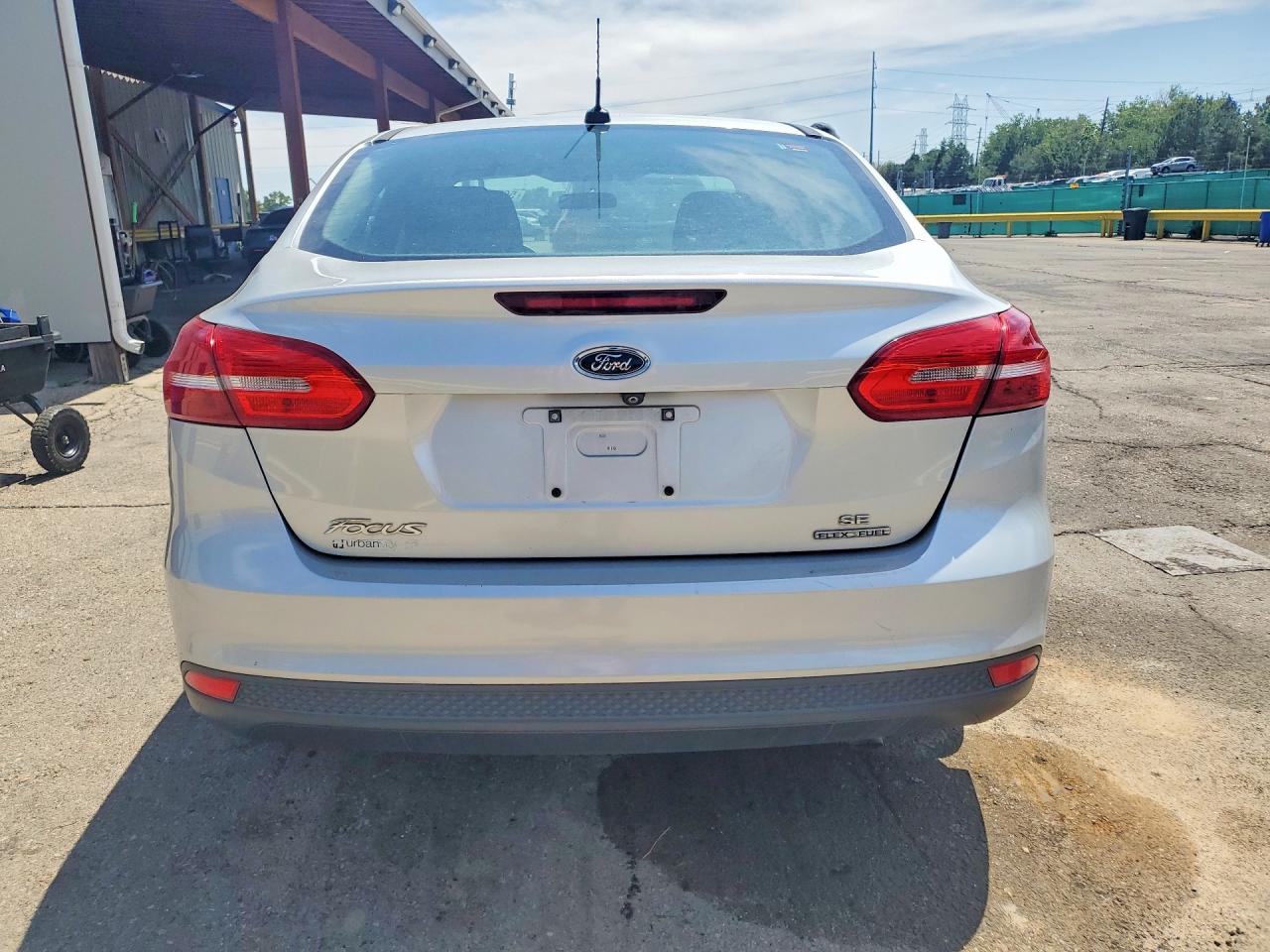 2015 Ford Focus Se Gray vin: 1FADP3F29FL205613