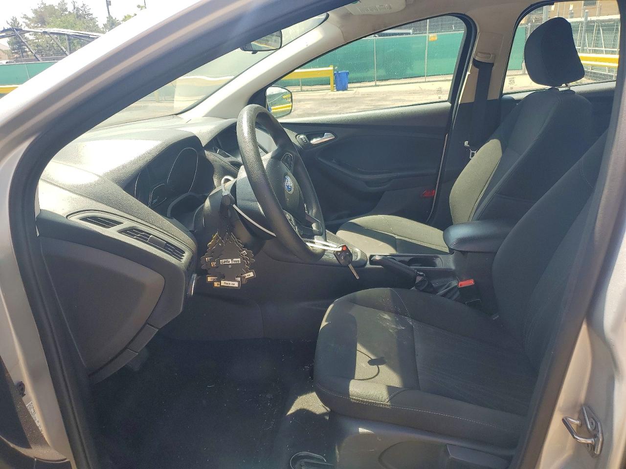 2015 Ford Focus Se Gray vin: 1FADP3F29FL205613