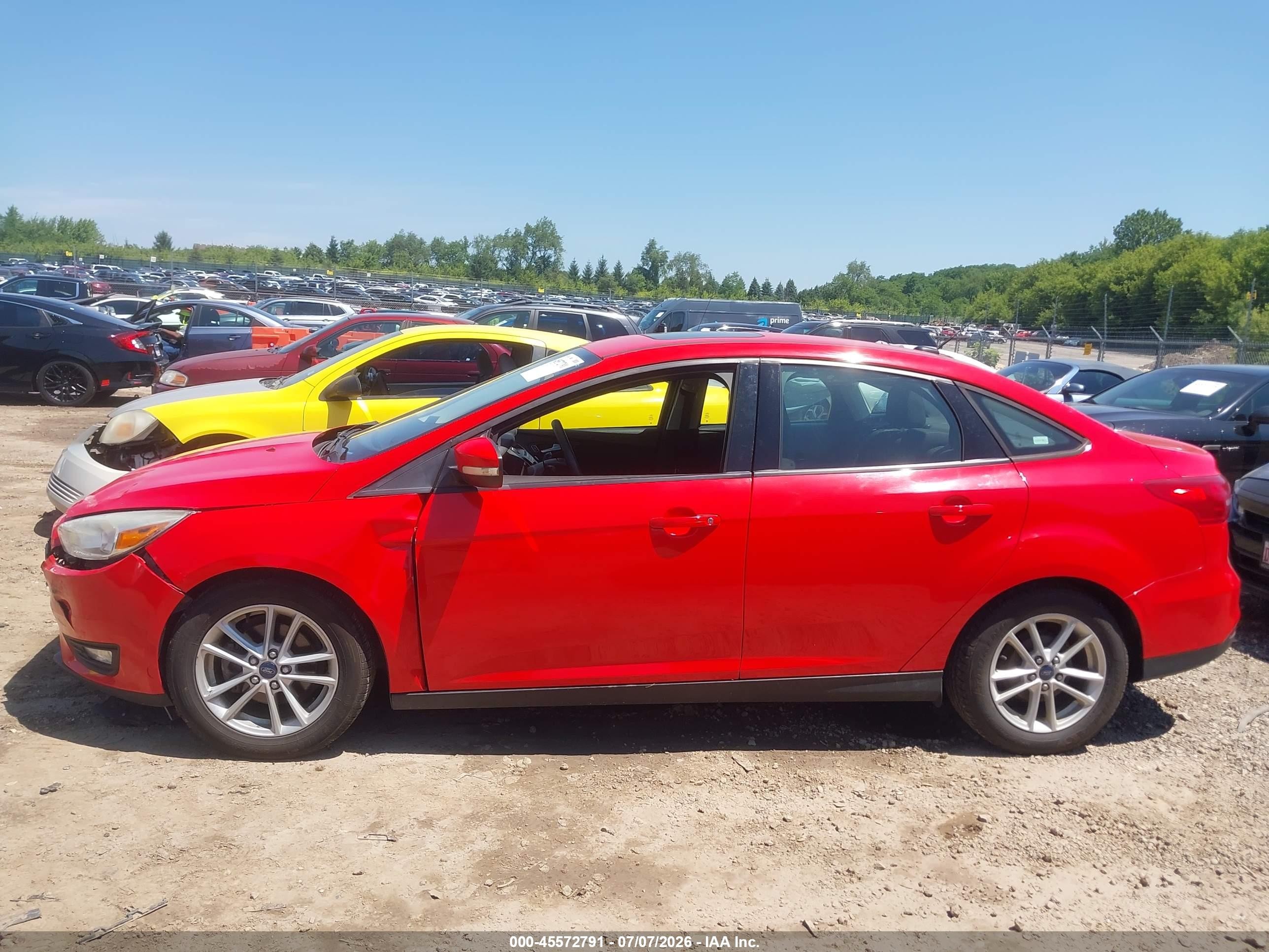 2015 Ford Focus Se Red vin: 1FADP3F29FL205840
