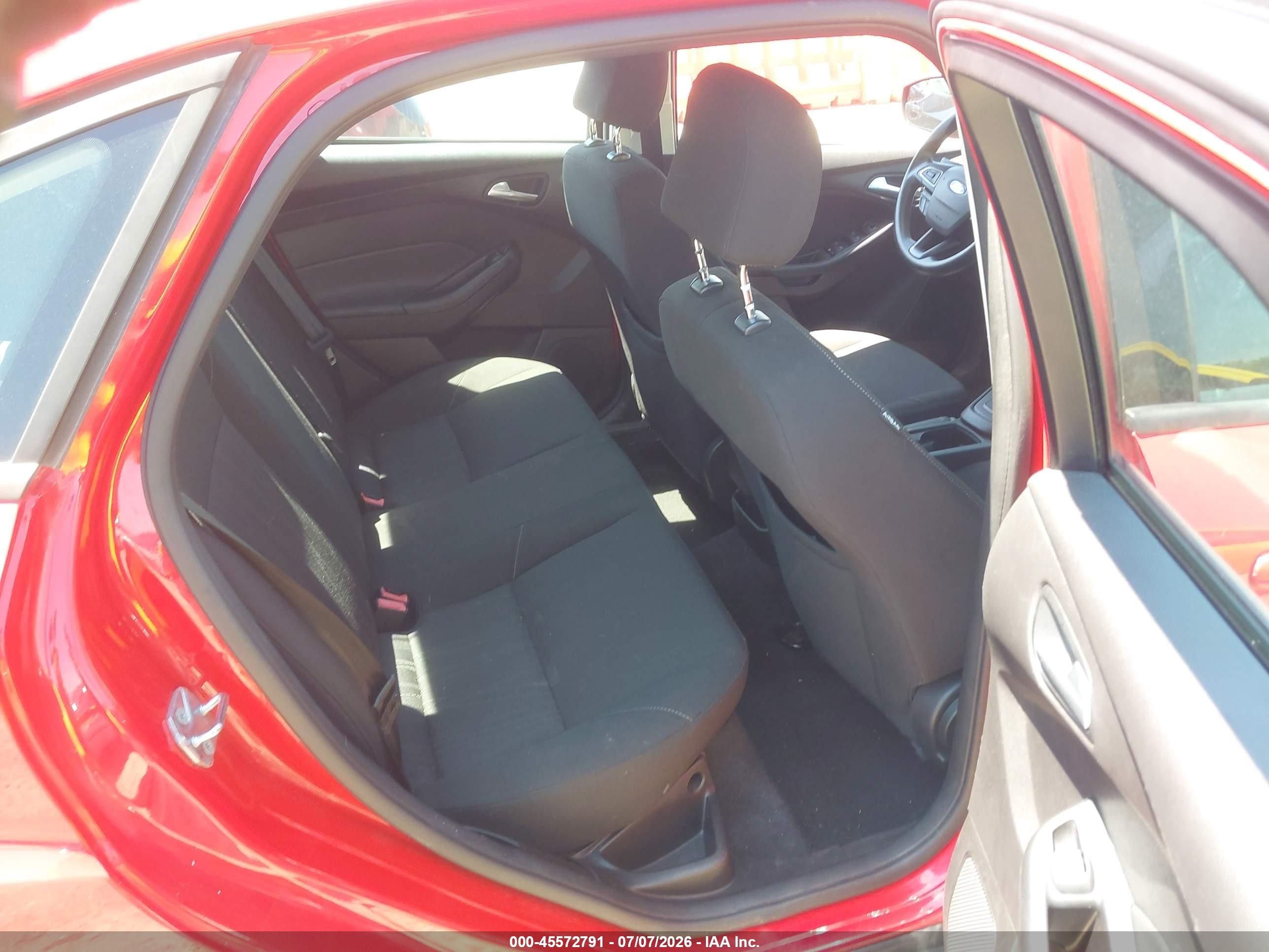 2015 Ford Focus Se Red vin: 1FADP3F29FL205840