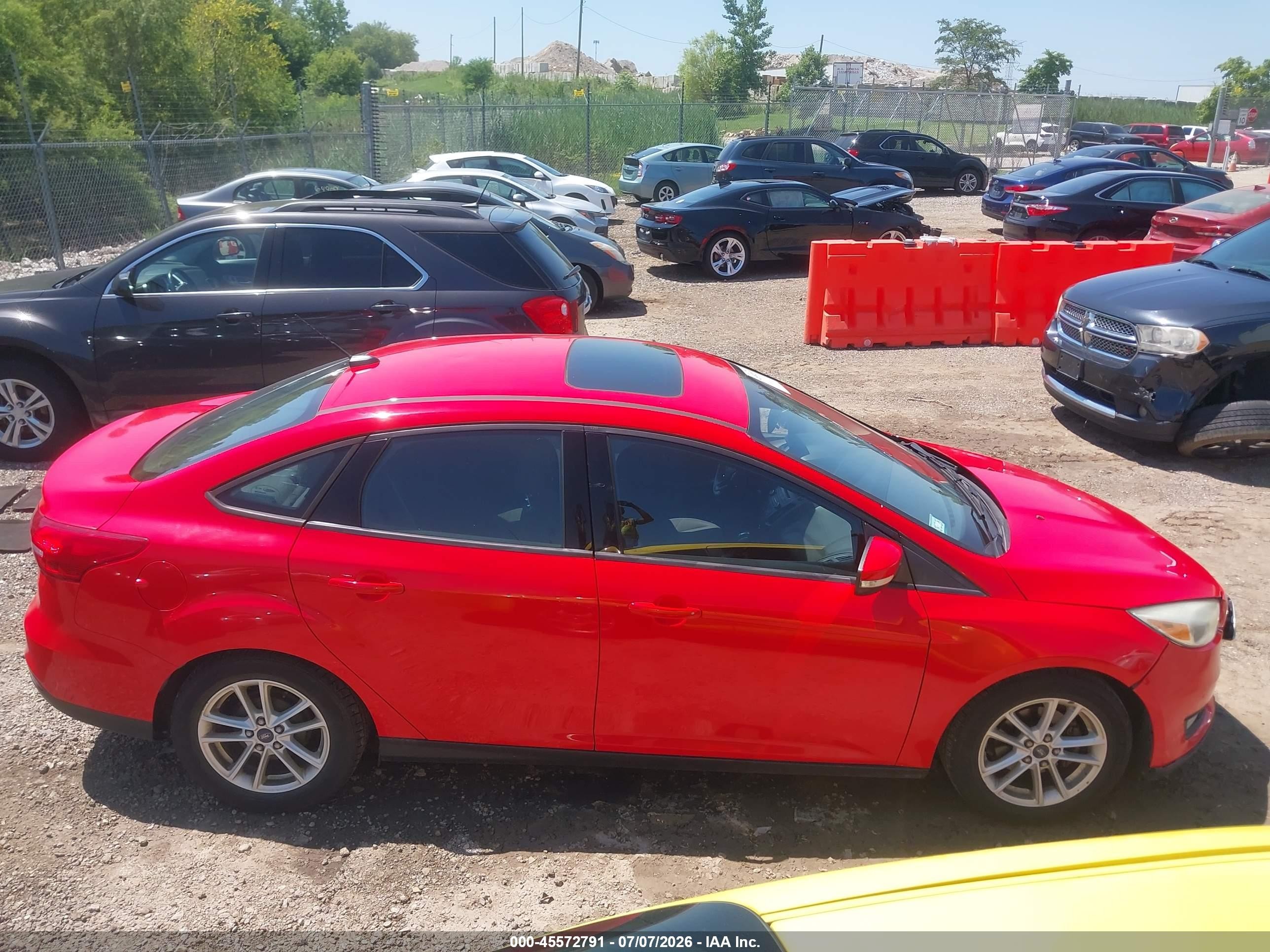 2015 Ford Focus Se Red vin: 1FADP3F29FL205840