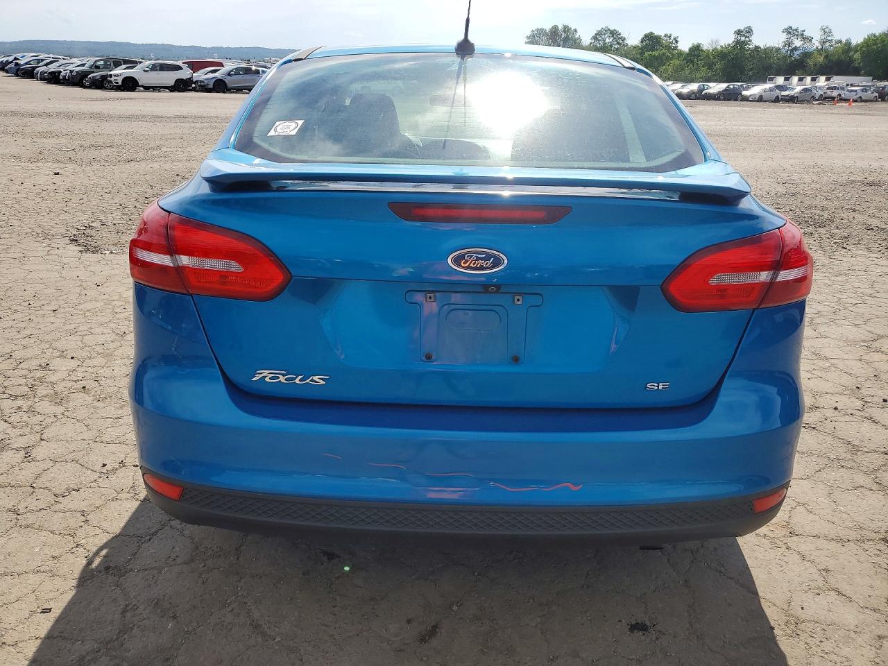 2015 Ford Focus Se Blue vin: 1FADP3F29FL229359