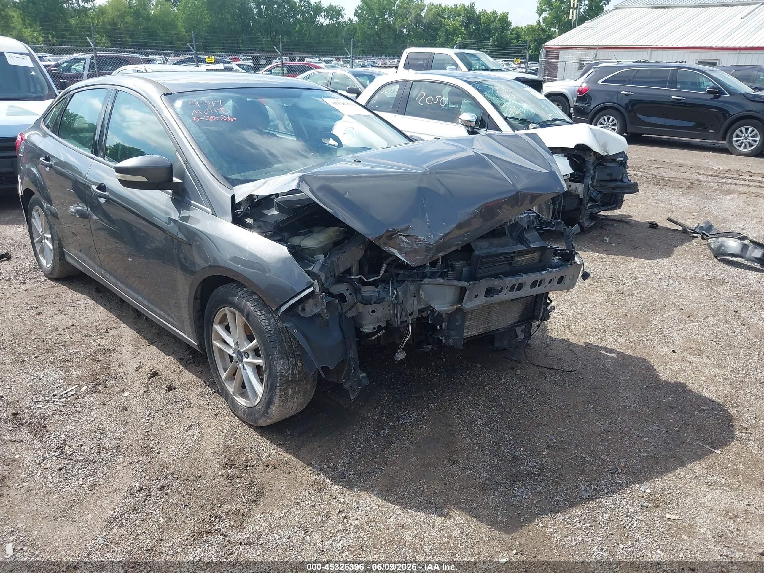 2015 Ford Focus Se Gray vin: 1FADP3F29FL239339