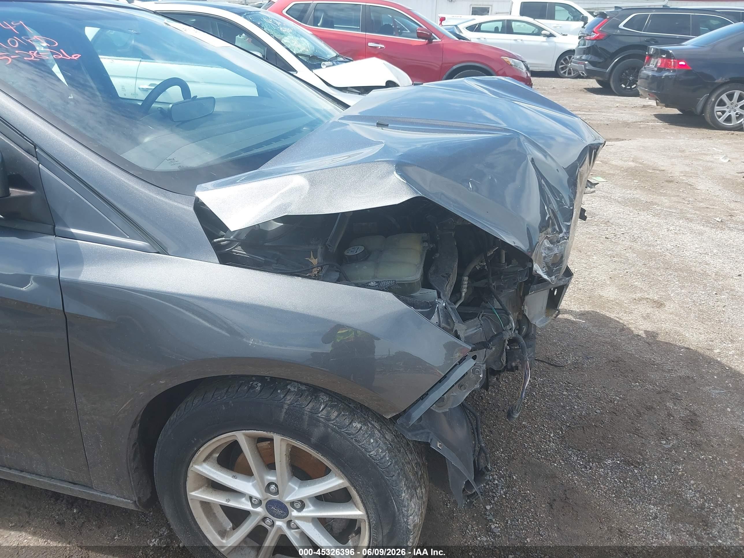 2015 Ford Focus Se Gray vin: 1FADP3F29FL239339