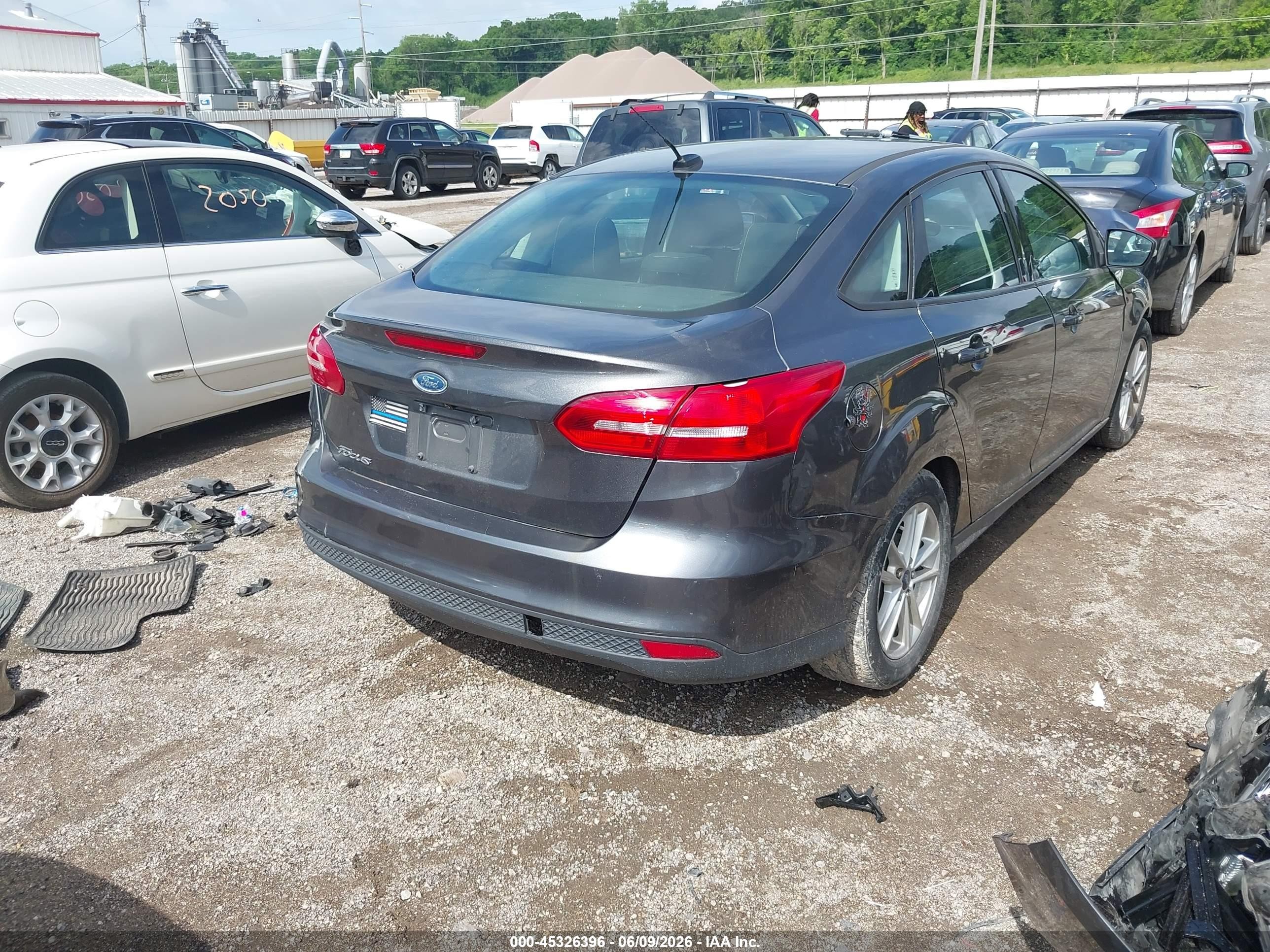 2015 Ford Focus Se Gray vin: 1FADP3F29FL239339