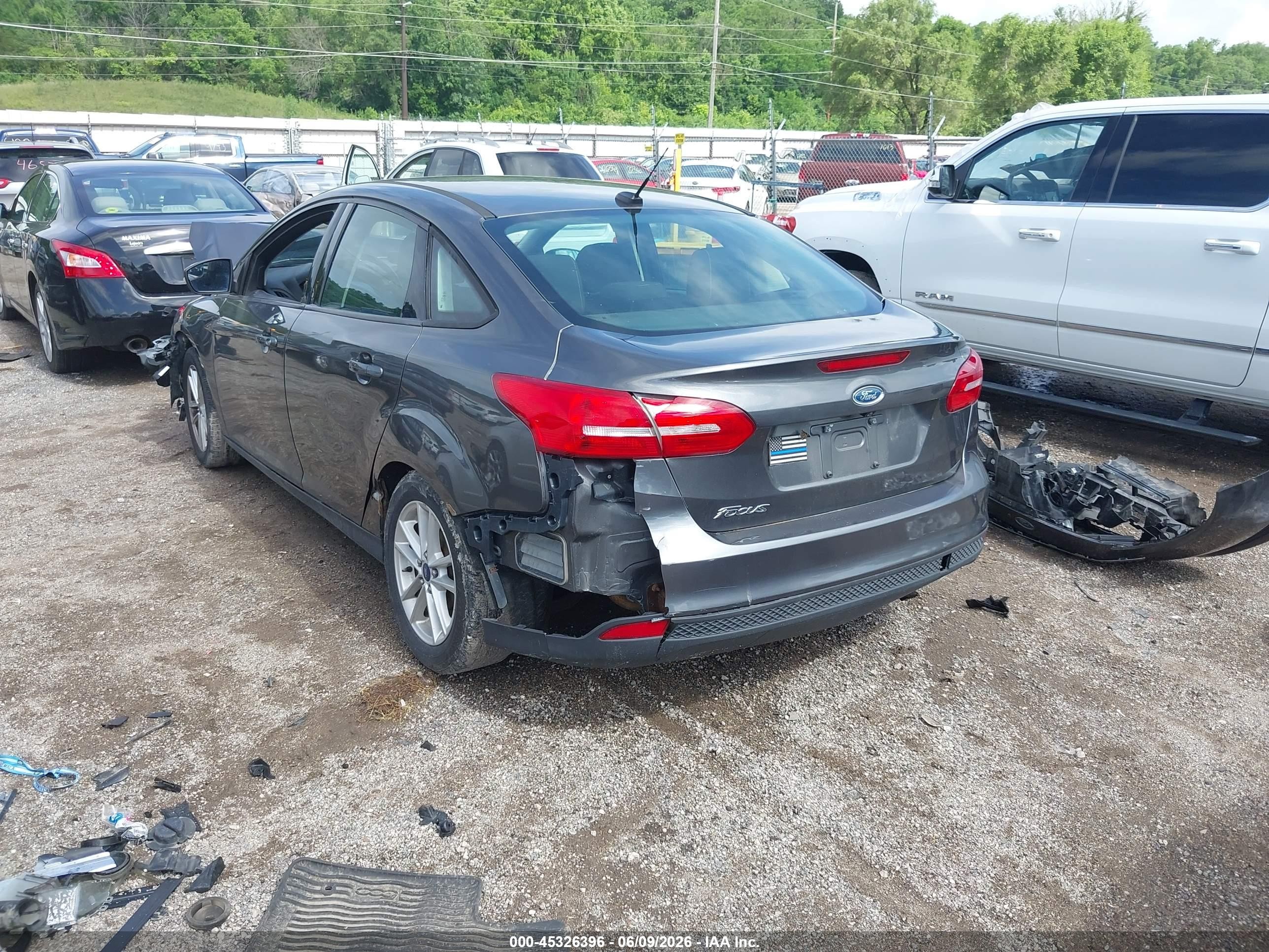 2015 Ford Focus Se Gray vin: 1FADP3F29FL239339