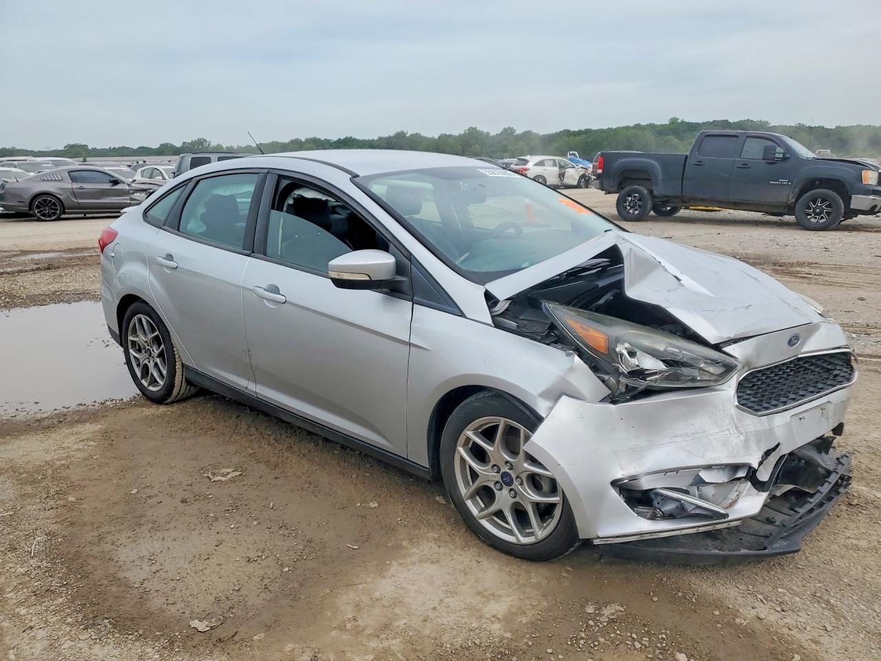 2015 Ford Focus Se Silver vin: 1FADP3F29FL256707