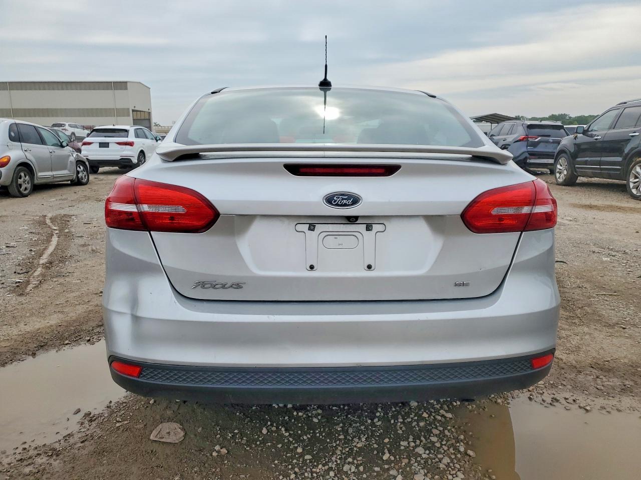 2015 Ford Focus Se Silver vin: 1FADP3F29FL256707