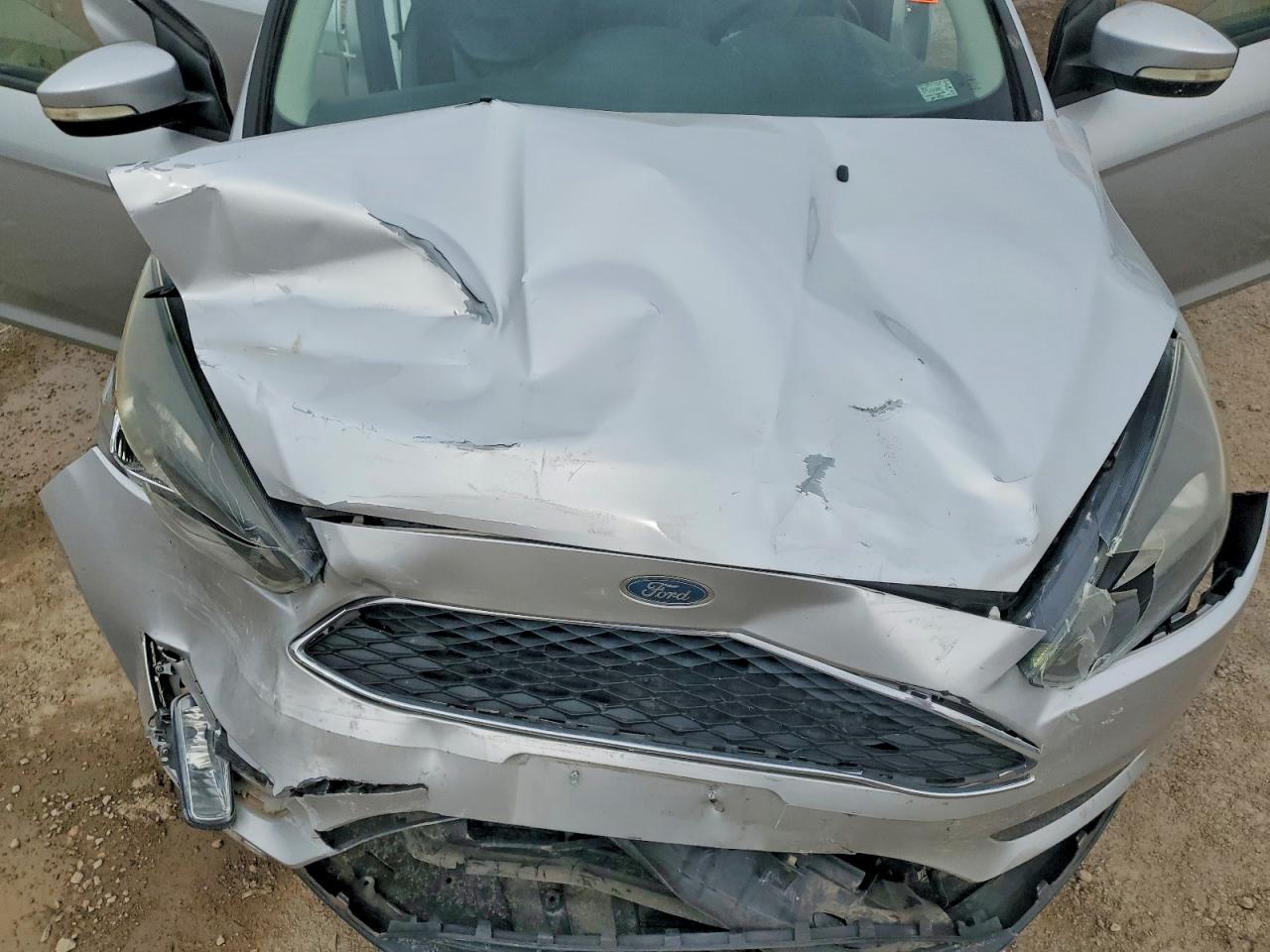 2015 Ford Focus Se Silver vin: 1FADP3F29FL256707