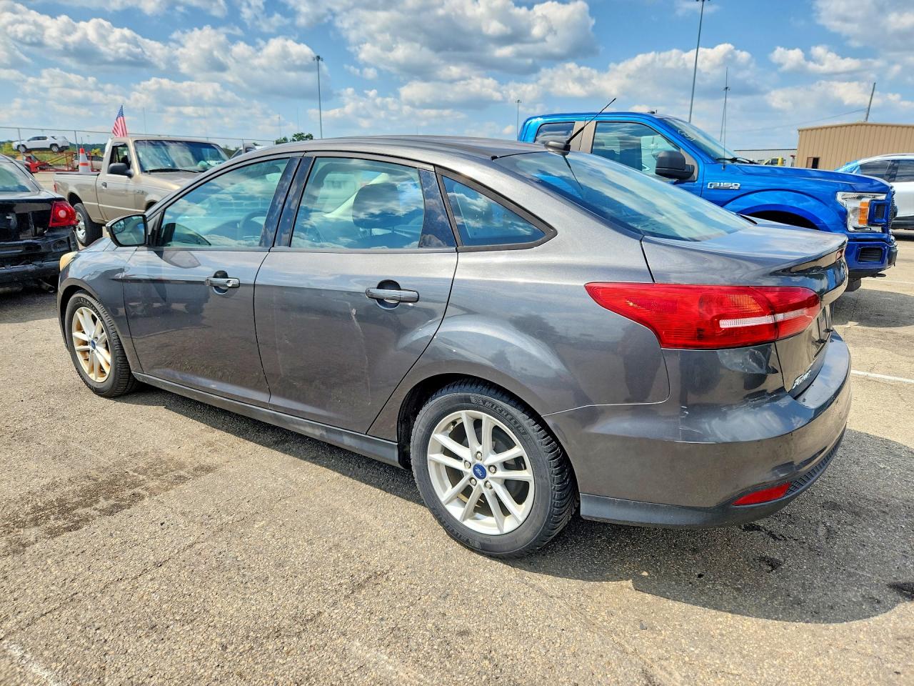 2015 Ford Focus Se Gray vin: 1FADP3F29FL270185