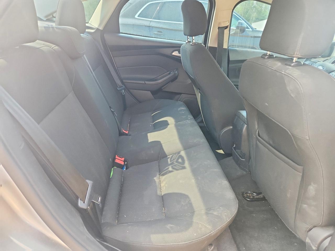 2015 Ford Focus Se Silver vin: 1FADP3F29FL278416