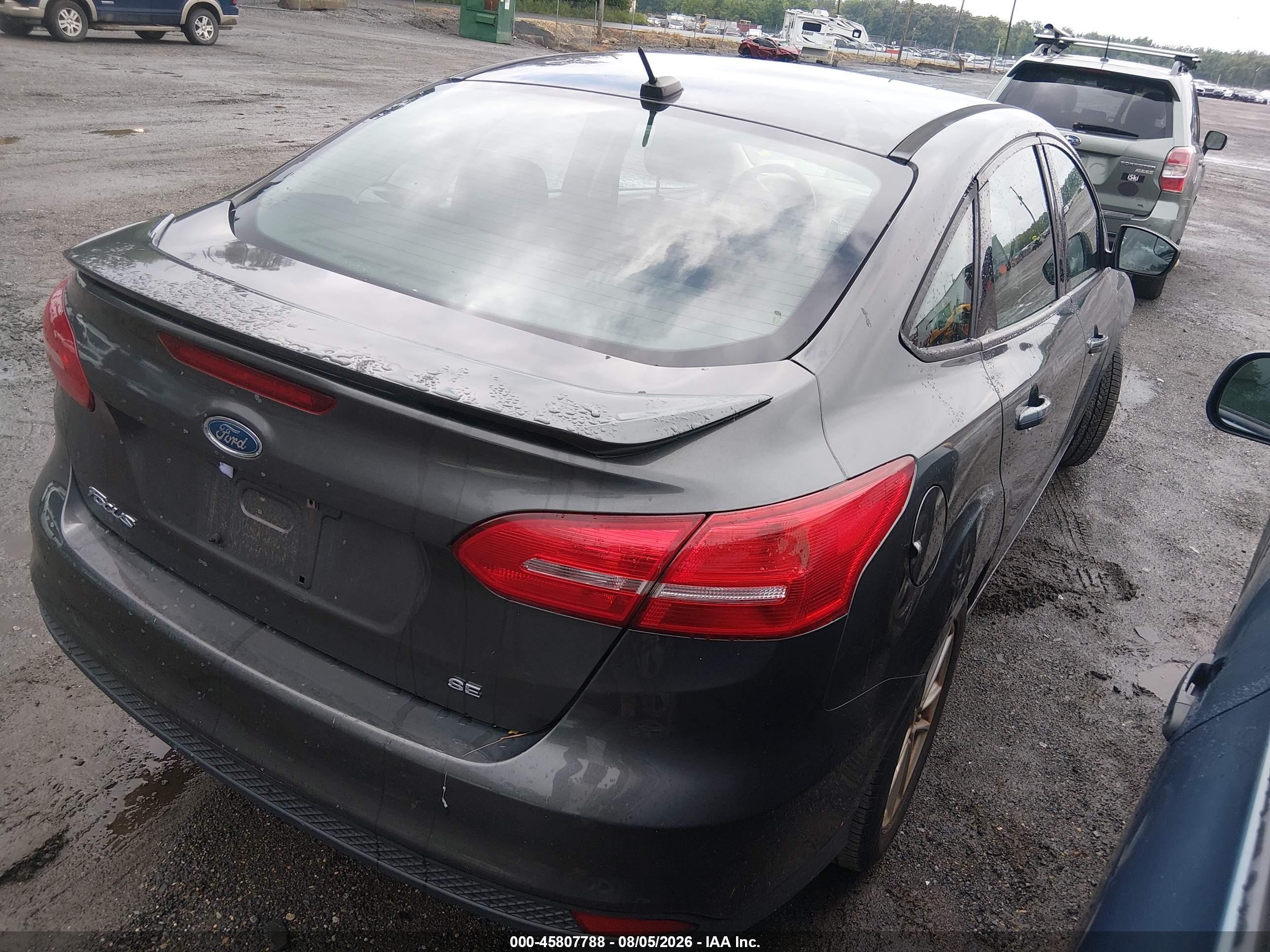 2015 Ford Focus Se Gray vin: 1FADP3F29FL319417