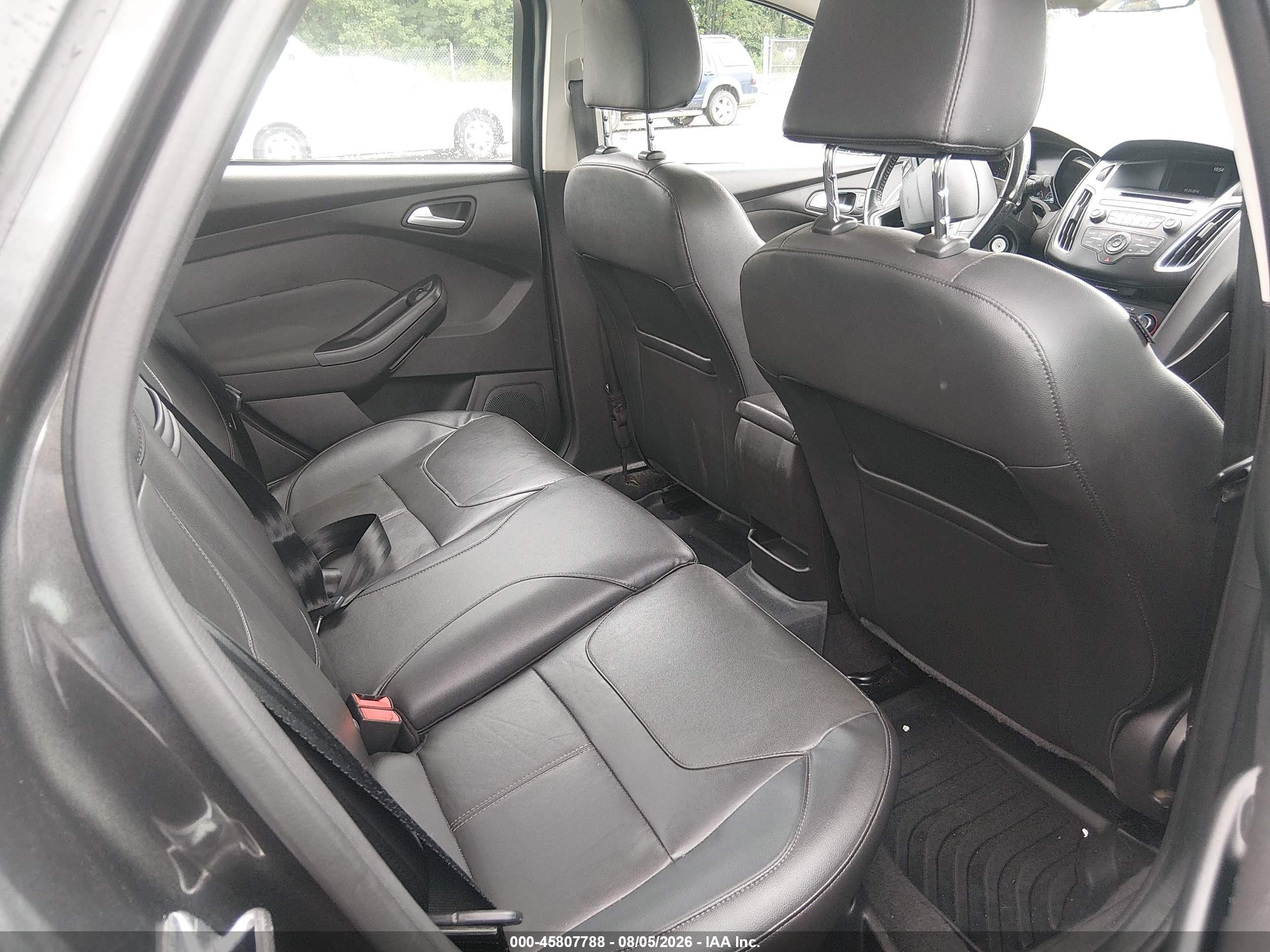 2015 Ford Focus Se Gray vin: 1FADP3F29FL319417