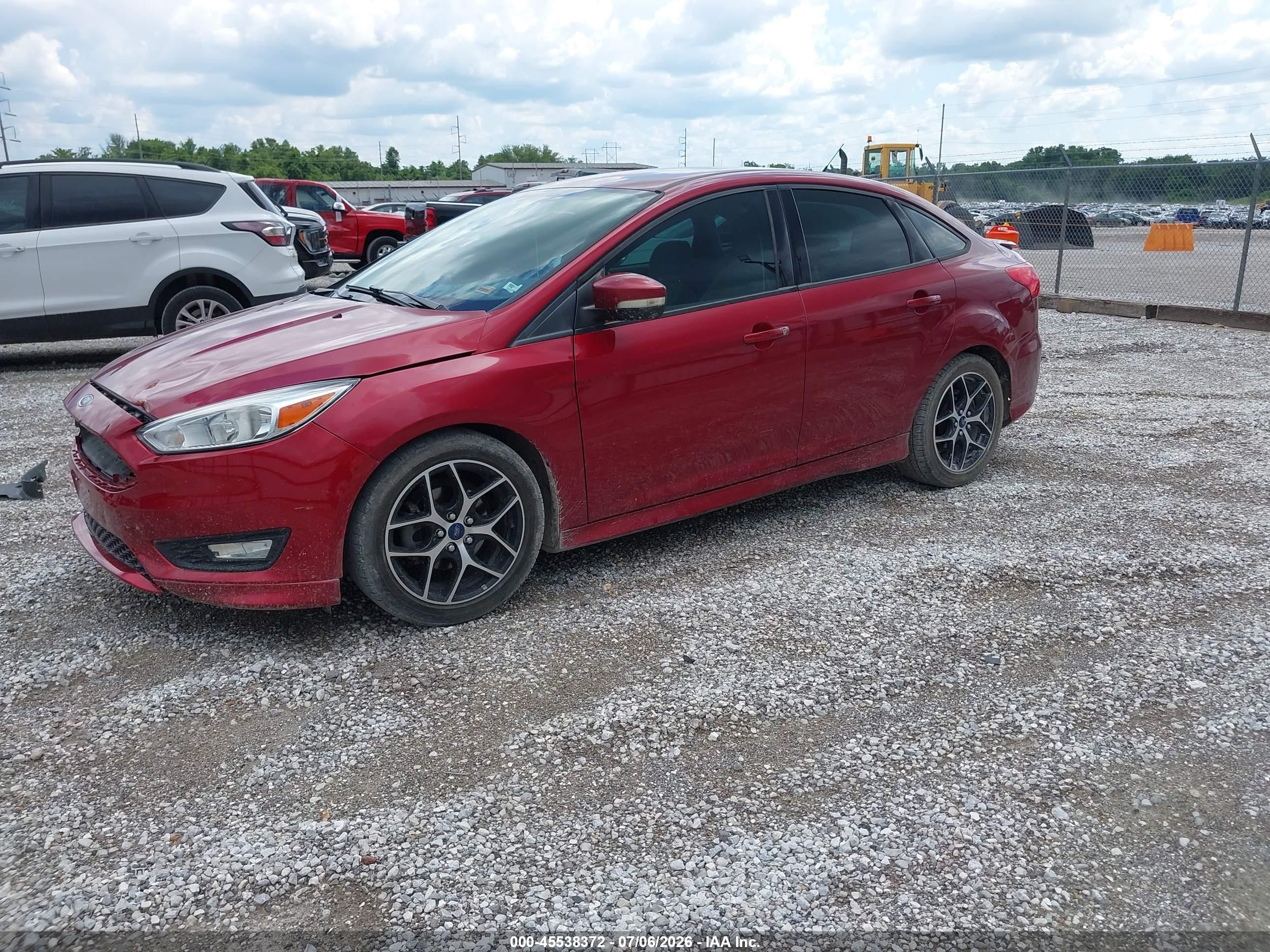 2015 Ford Focus Se Red vin: 1FADP3F29FL323869
