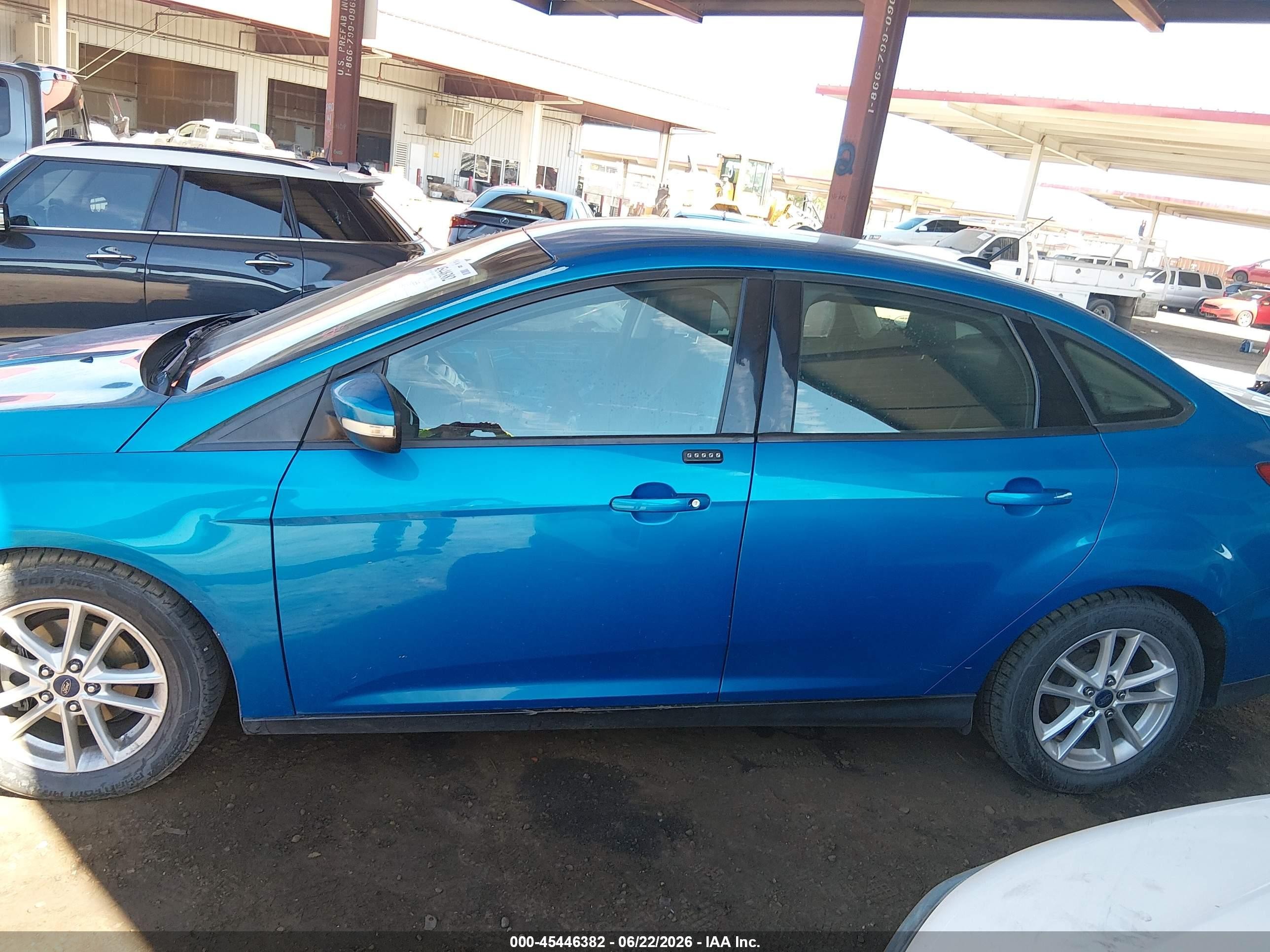 2015 Ford Focus Se Blue vin: 1FADP3F29FL342227
