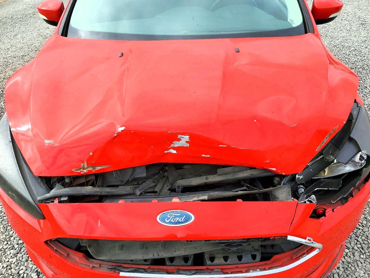2015 Ford Focus Se Red vin: 1FADP3F29FL349405