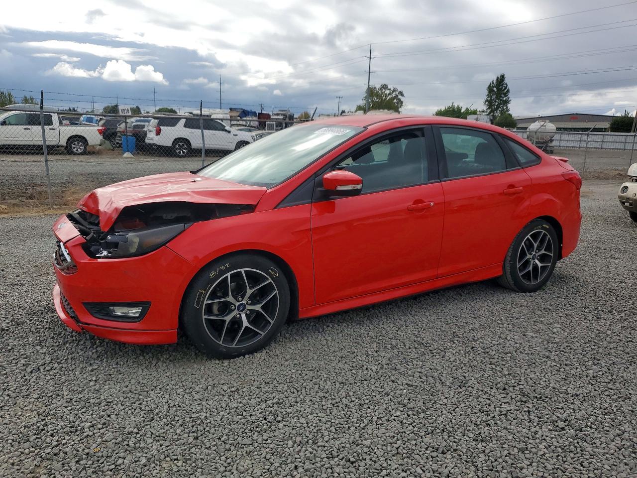 2015 Ford Focus Se Red vin: 1FADP3F29FL349405