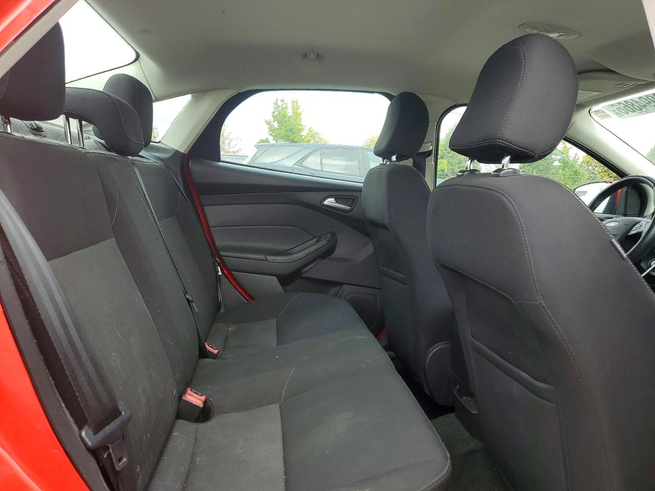 2015 Ford Focus Se Red vin: 1FADP3F29FL349405