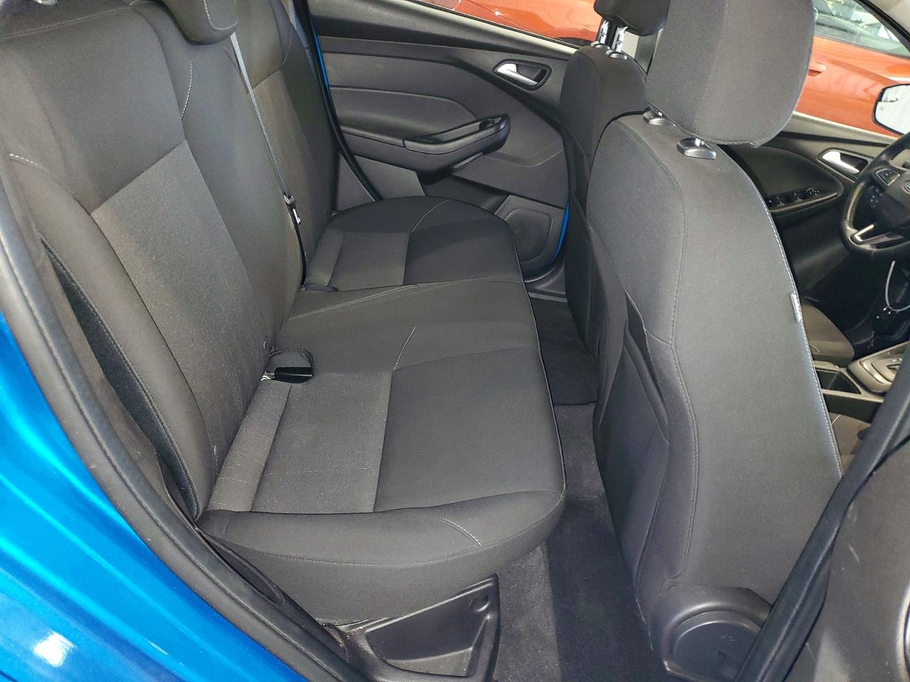 2015 Ford Focus Se Blue vin: 1FADP3F29FL355463