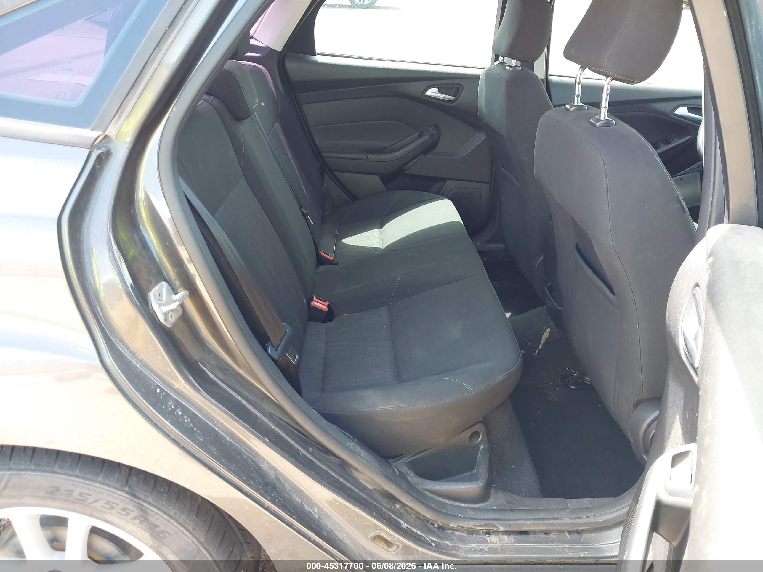 2015 Ford Focus Se Gray vin: 1FADP3F29FL363451