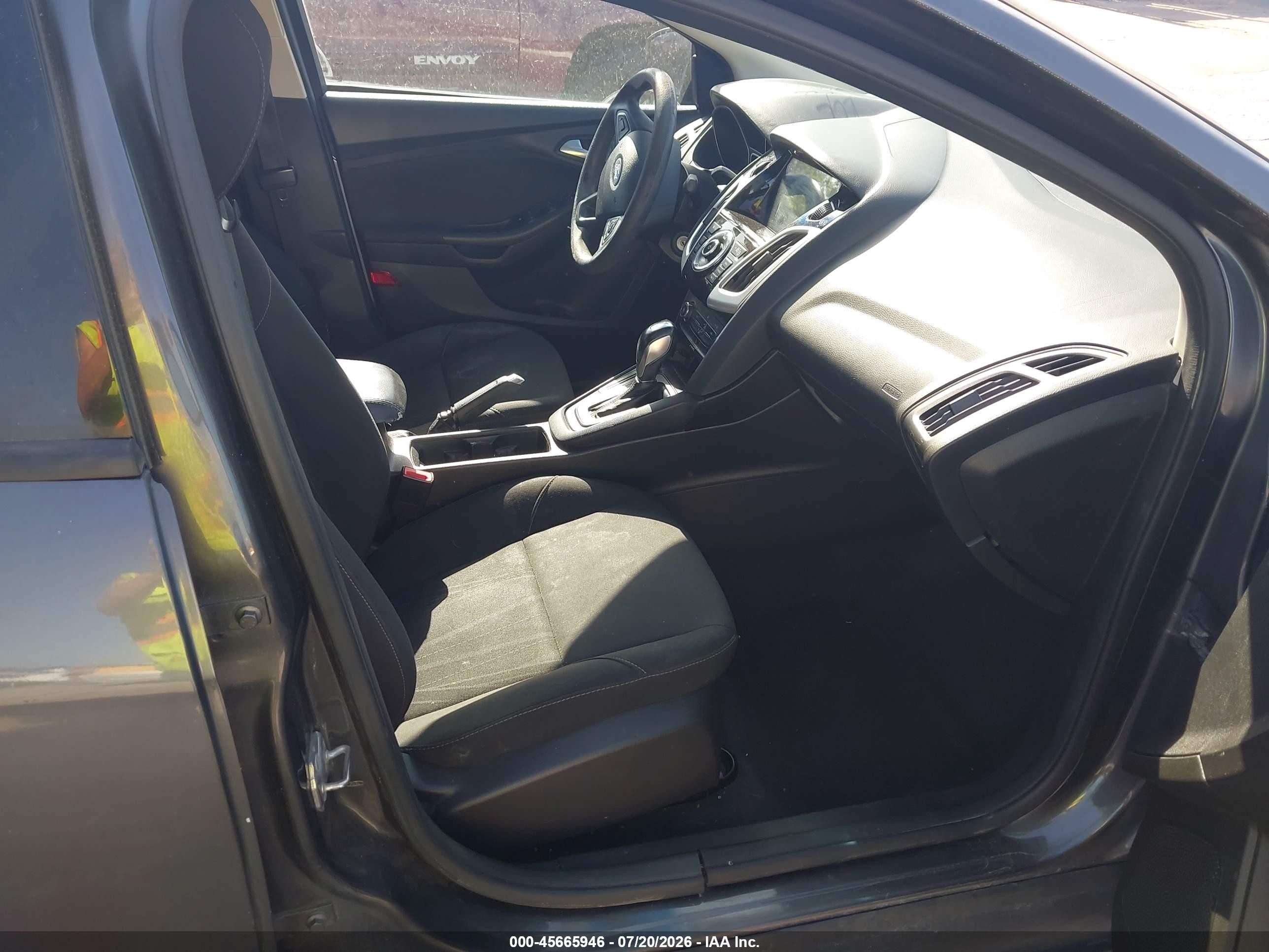 2015 Ford Focus Se Silver vin: 1FADP3F29FL379892
