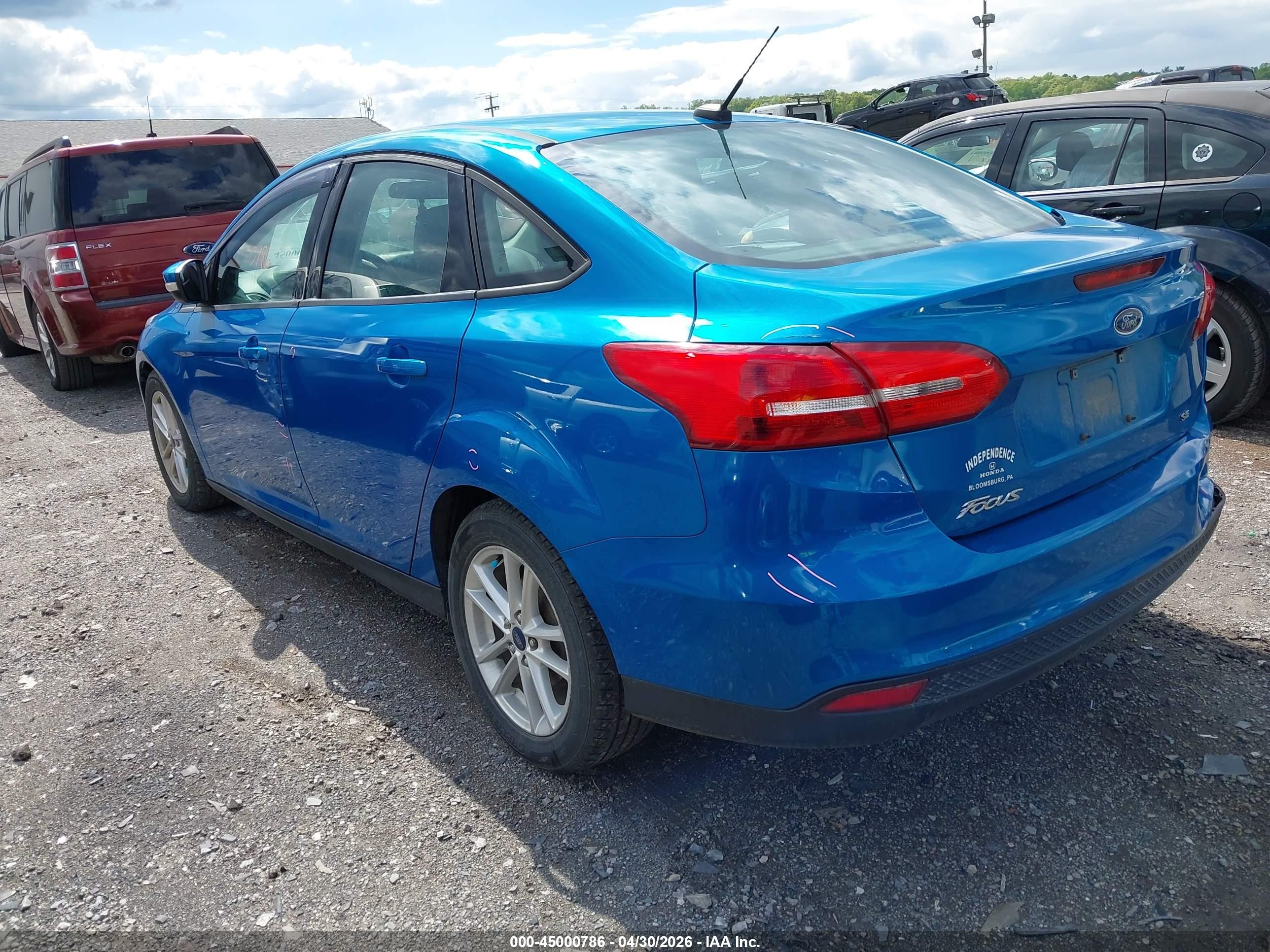 2015 Ford Focus Se Blue vin: 1FADP3F29FL381478