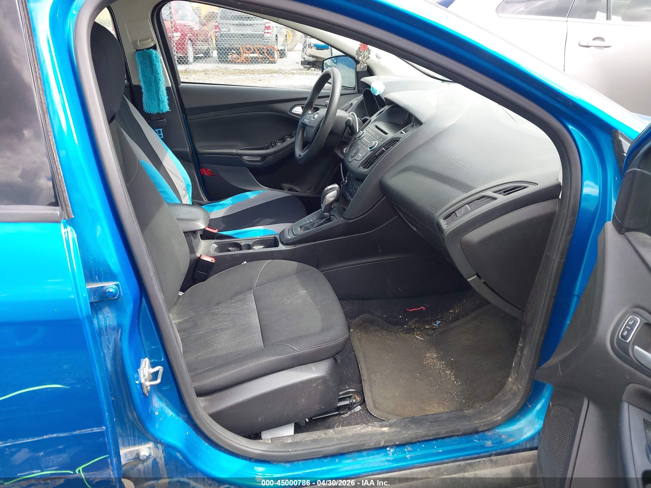 2015 Ford Focus Se Blue vin: 1FADP3F29FL381478