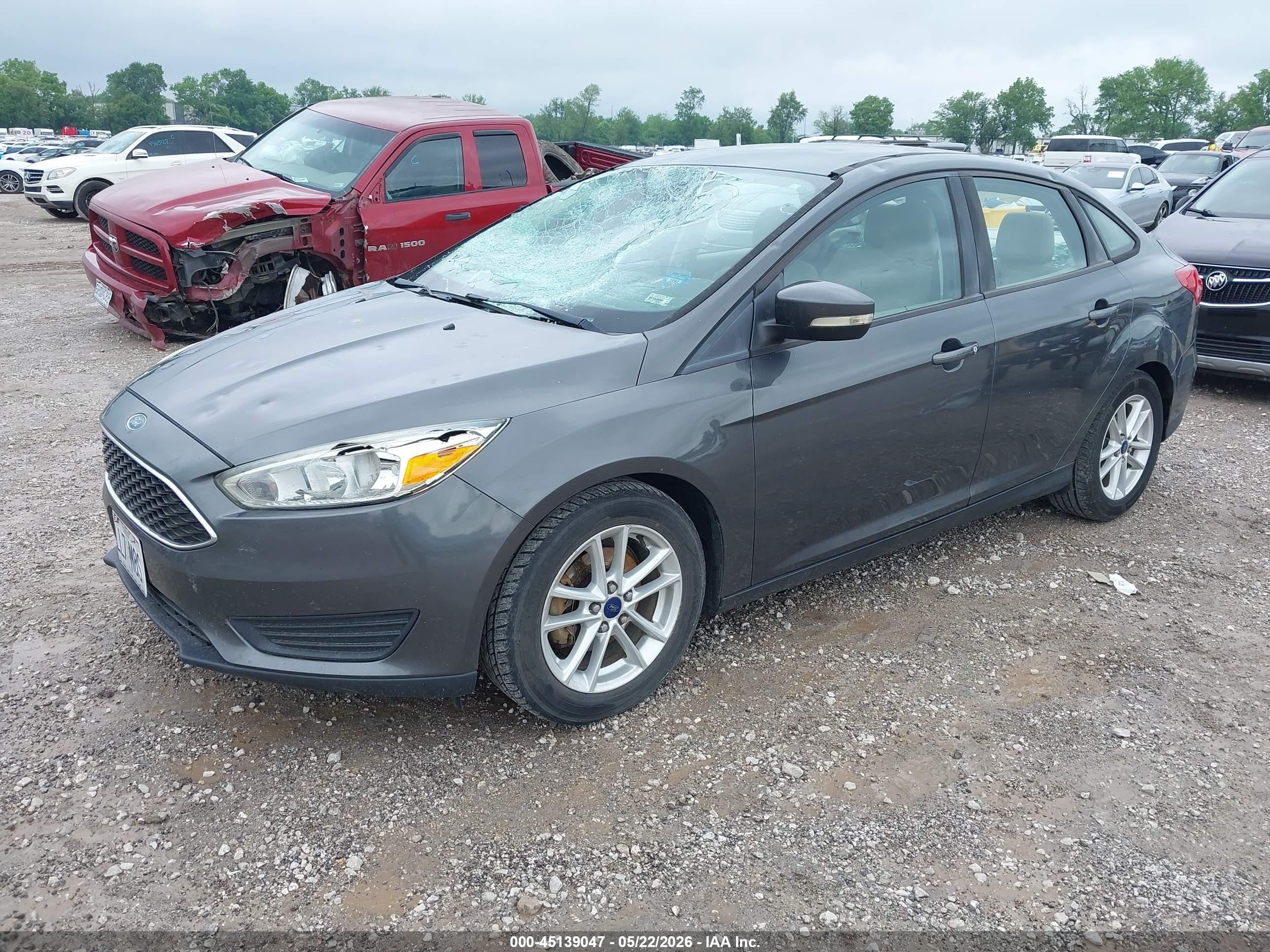 2016 Ford Focus Se Серый vin: 1FADP3F29GL374743