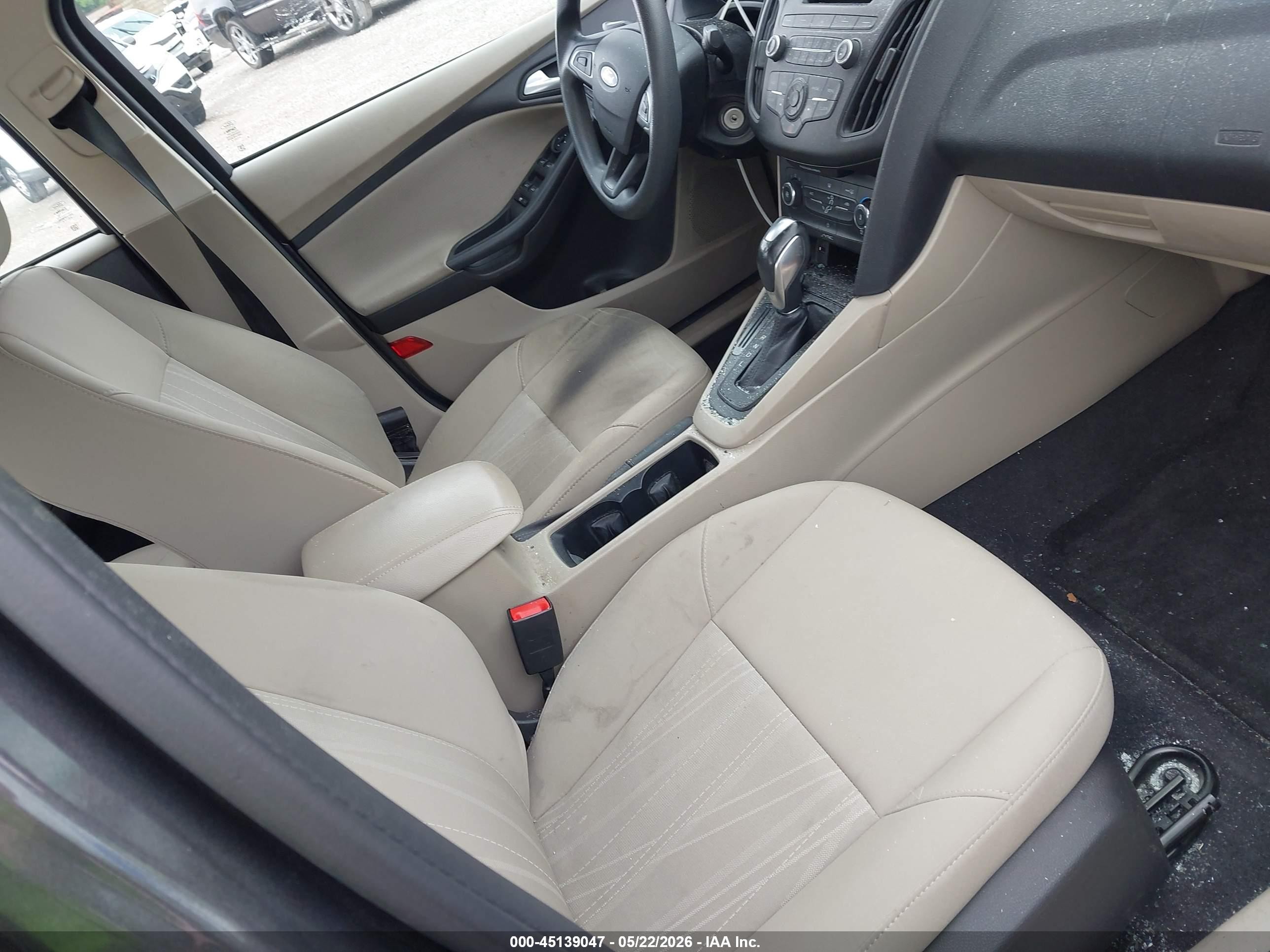 2016 Ford Focus Se Серый vin: 1FADP3F29GL374743