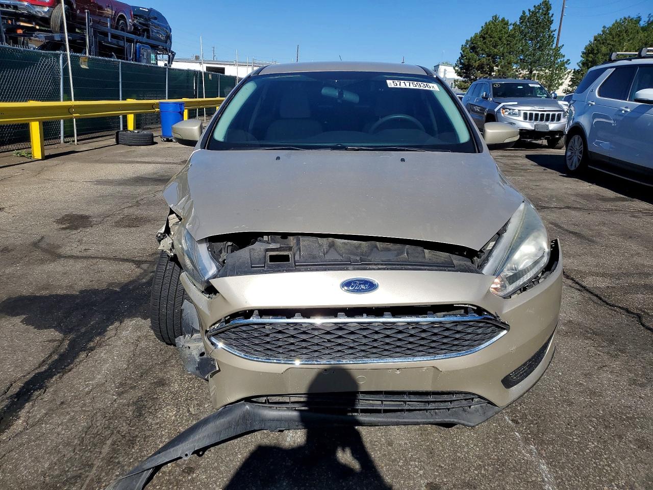 2017 Ford Focus Se Gold vin: 1FADP3F29HL343008