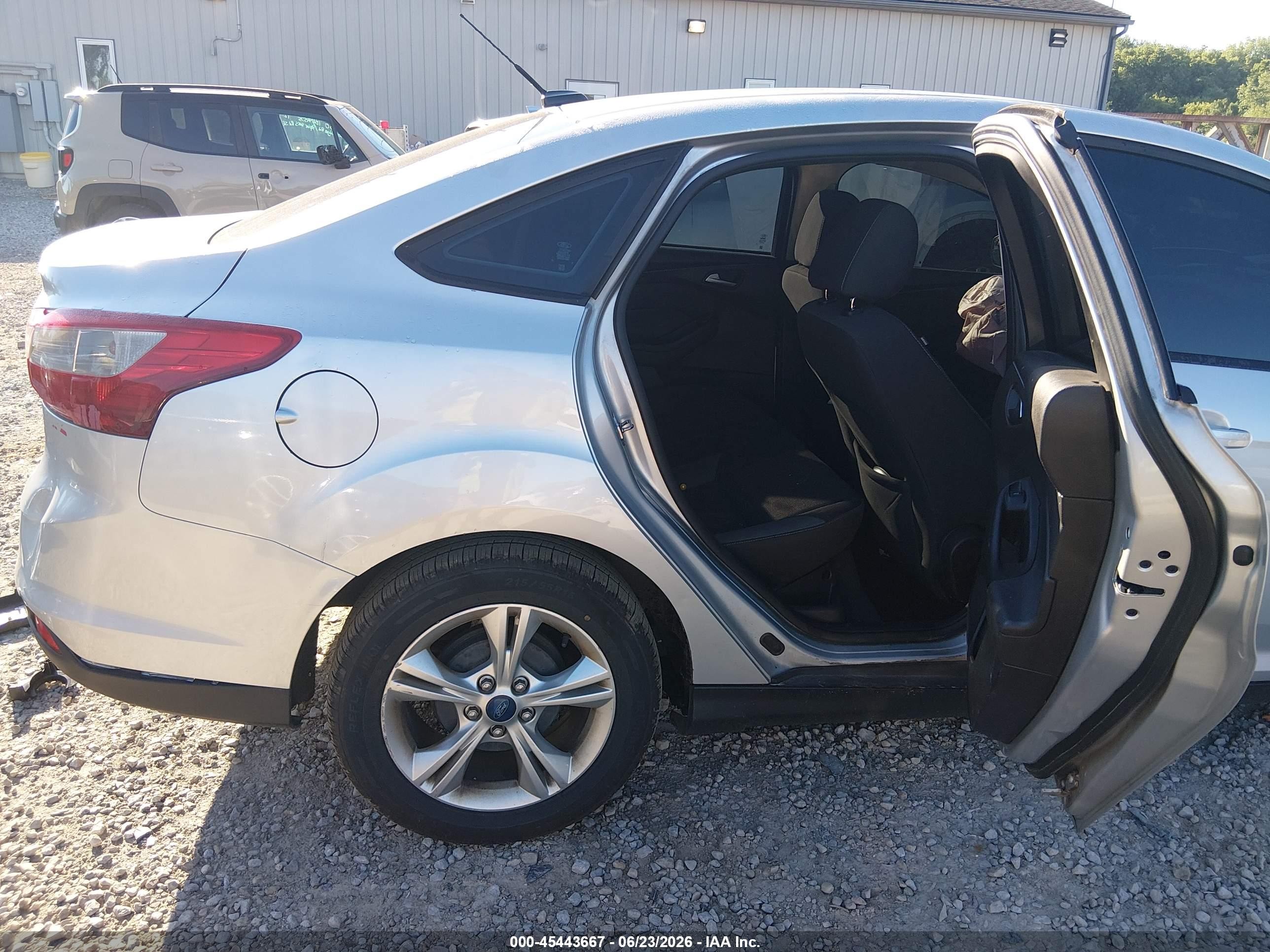 2013 Ford Focus Se Silver vin: 1FADP3F2XDL114248