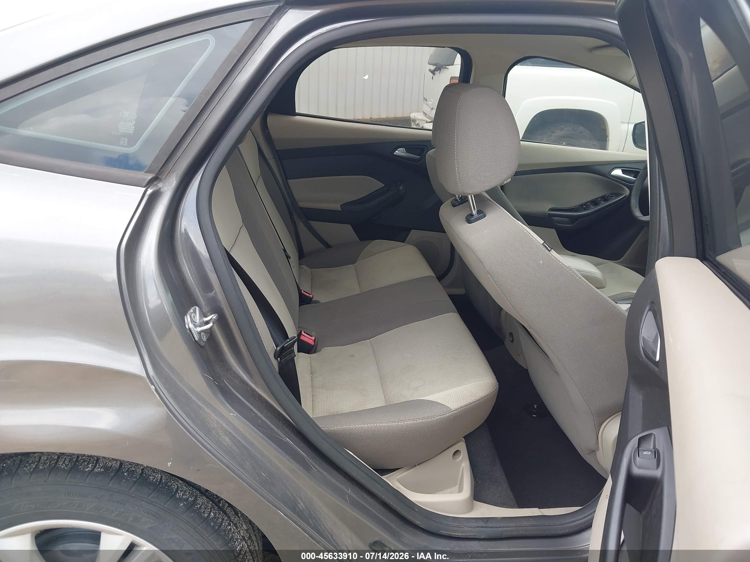 2013 Ford Focus Se Серый vin: 1FADP3F2XDL136296