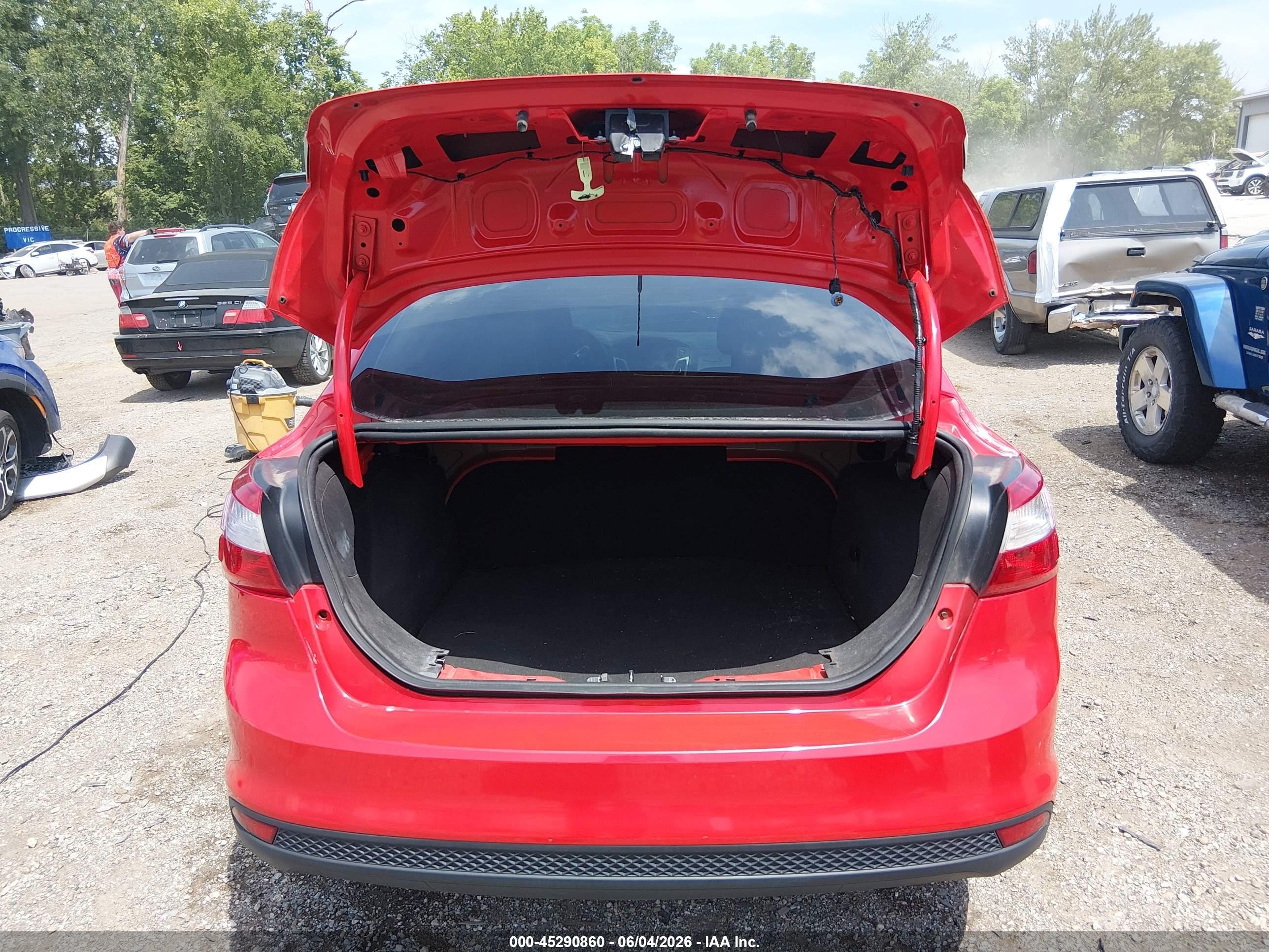2013 Ford Focus Se Red vin: 1FADP3F2XDL153292