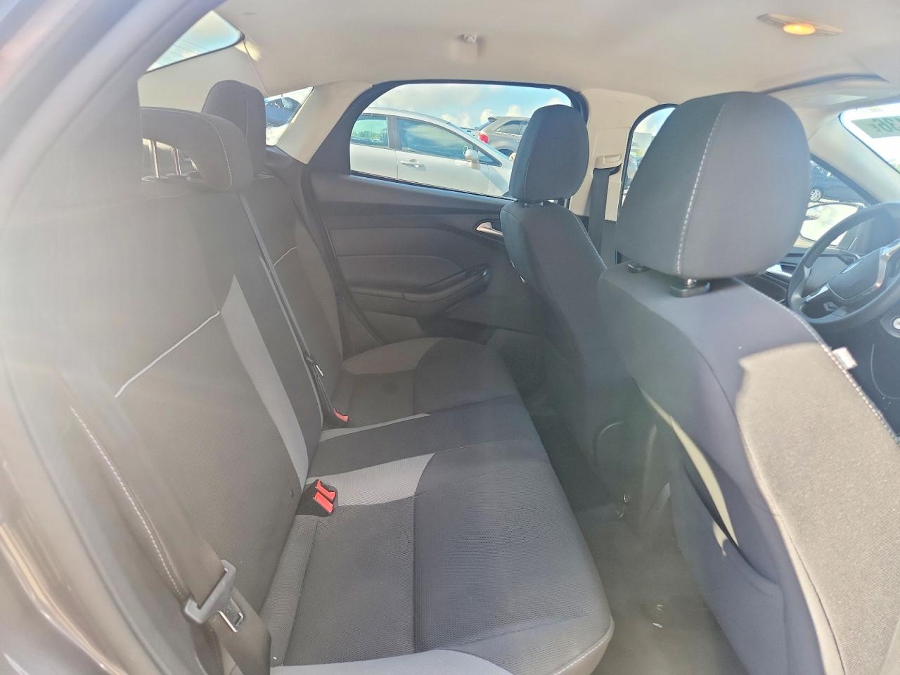 2013 Ford Focus Se Gray vin: 1FADP3F2XDL195140