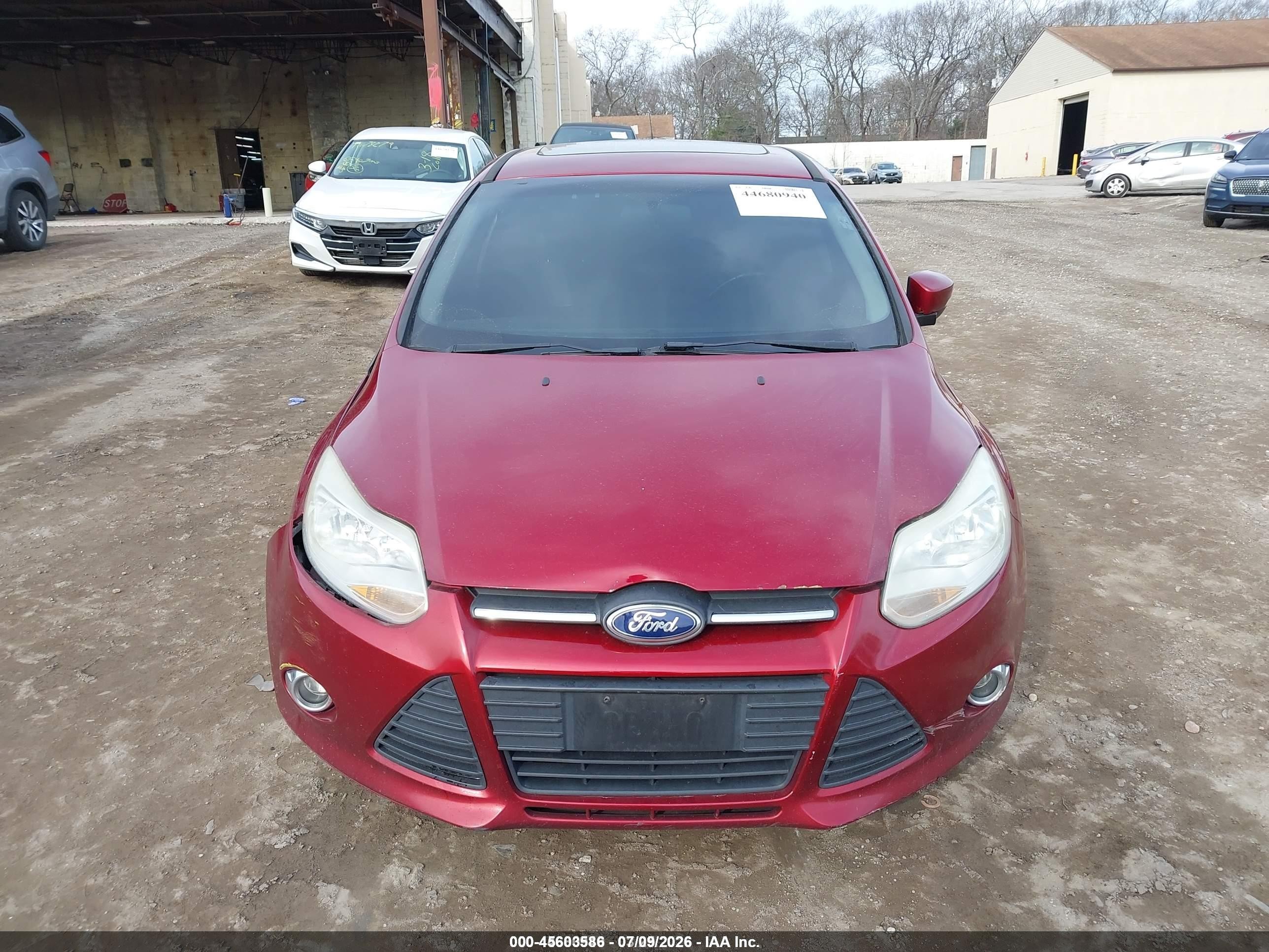 2013 Ford Focus Se Красный vin: 1FADP3F2XDL249794