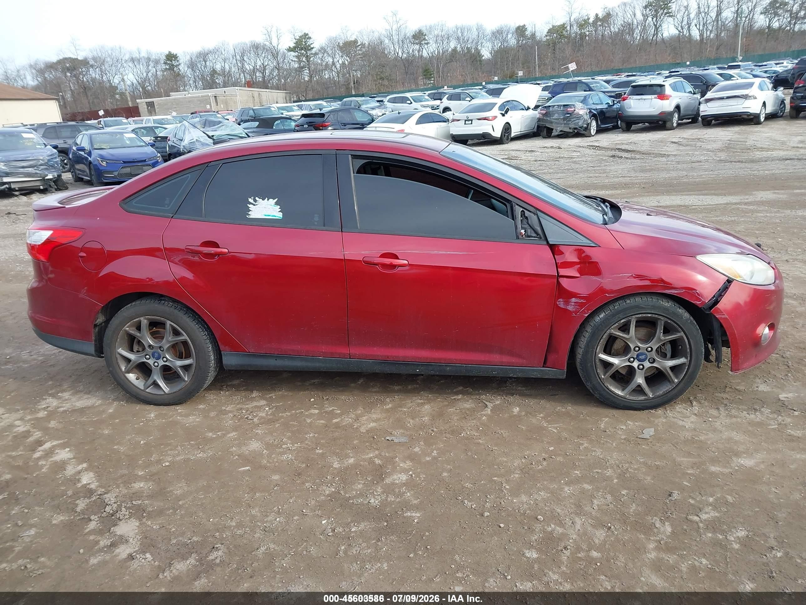 2013 Ford Focus Se Красный vin: 1FADP3F2XDL249794