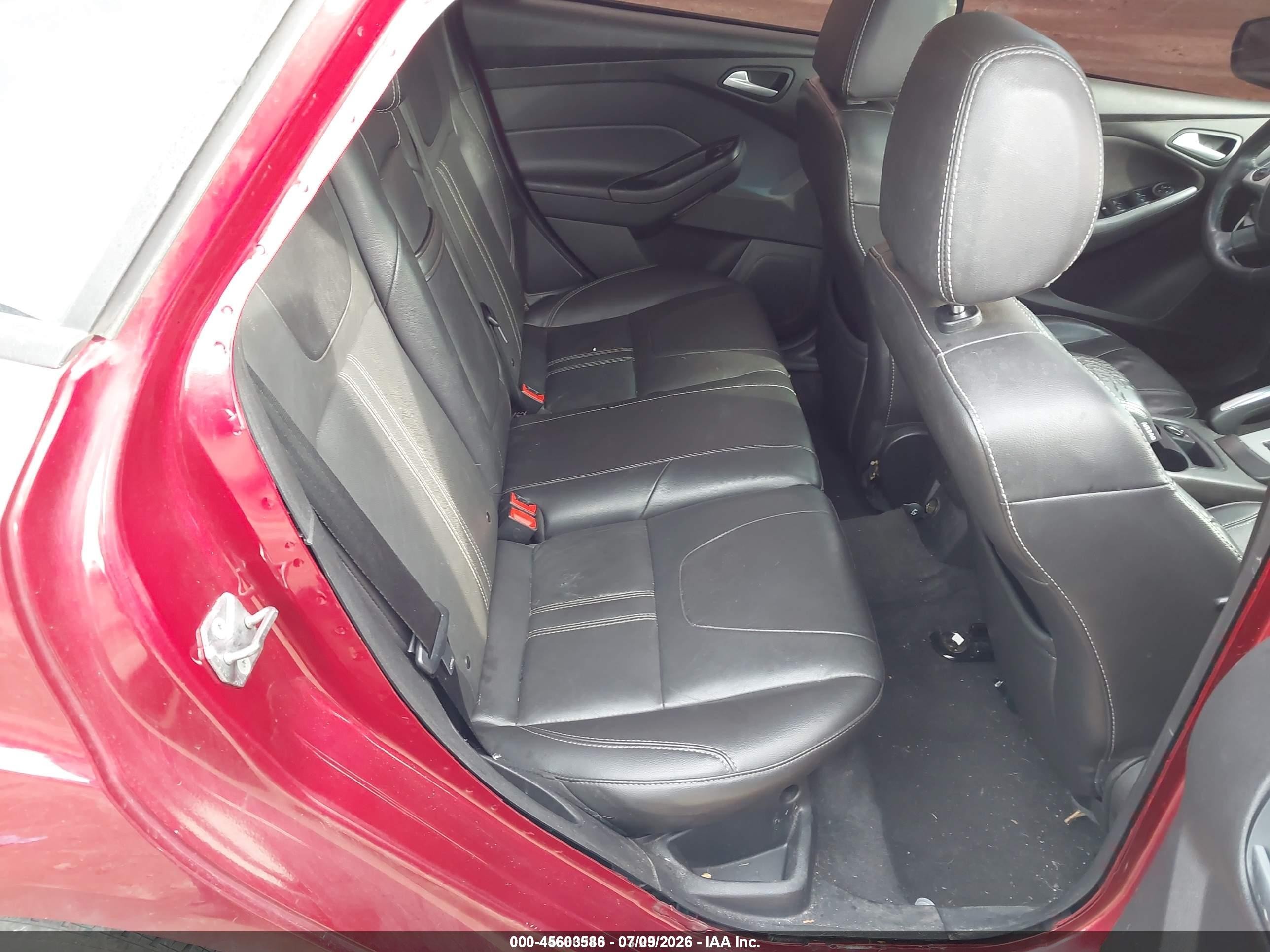 2013 Ford Focus Se Красный vin: 1FADP3F2XDL249794