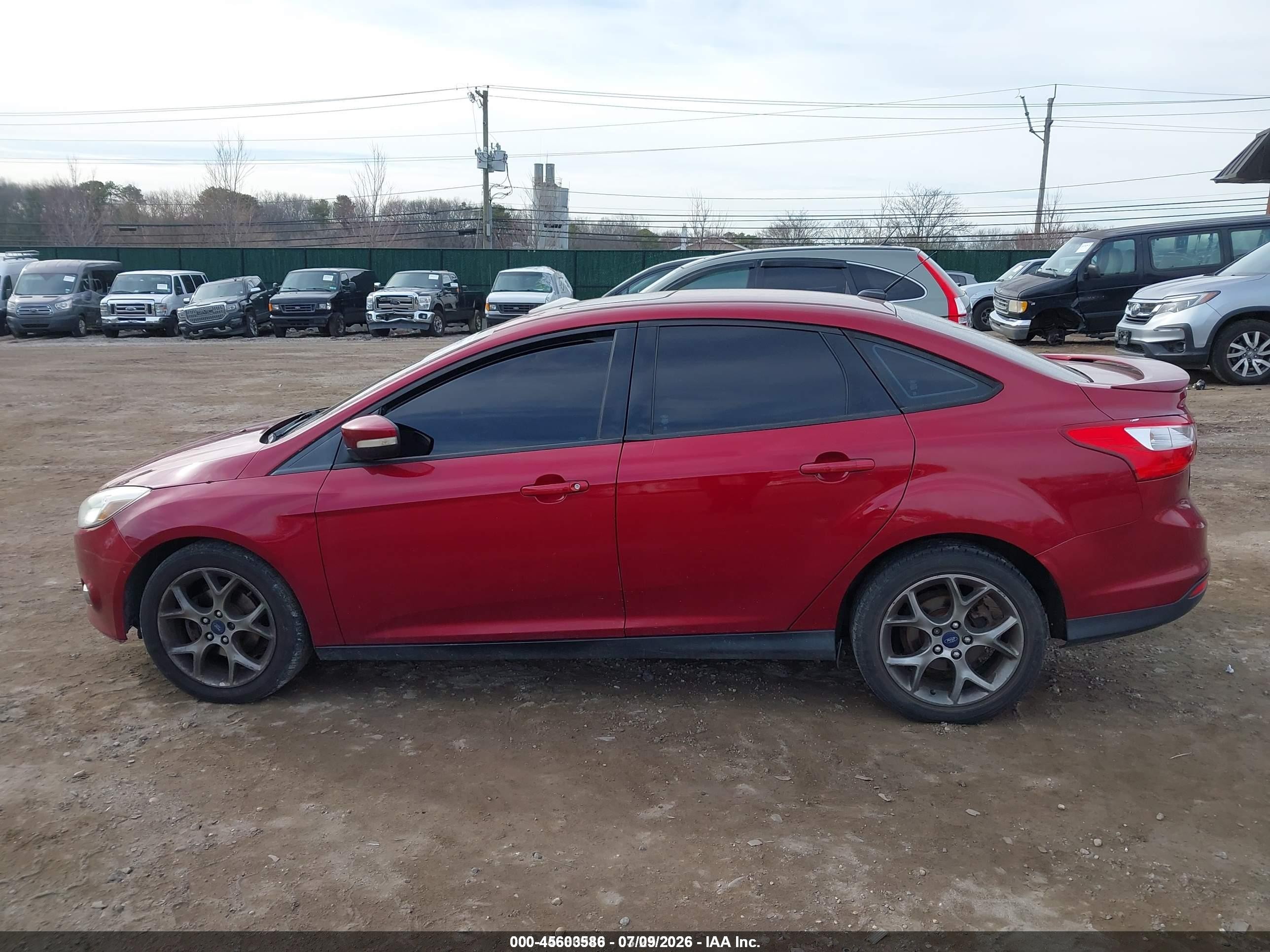 2013 Ford Focus Se Красный vin: 1FADP3F2XDL249794