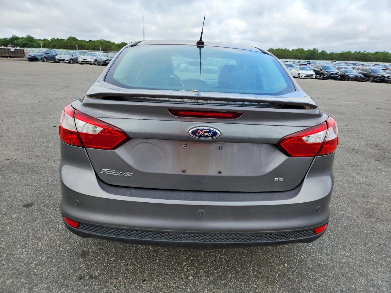 2013 Ford Focus Se Brown vin: 1FADP3F2XDL258172