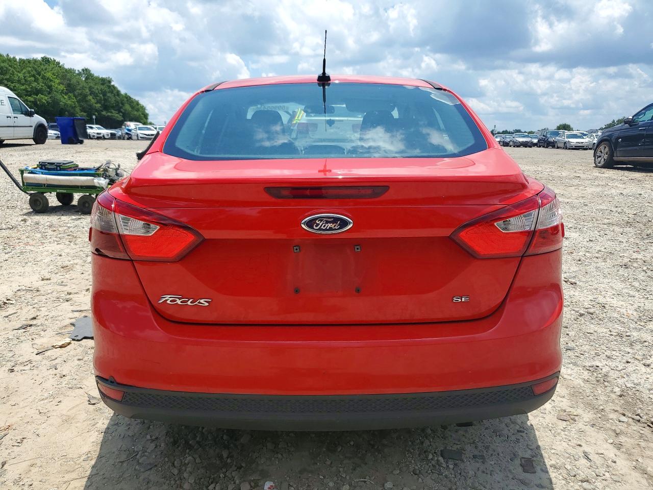 2013 Ford Focus Se Red vin: 1FADP3F2XDL278390