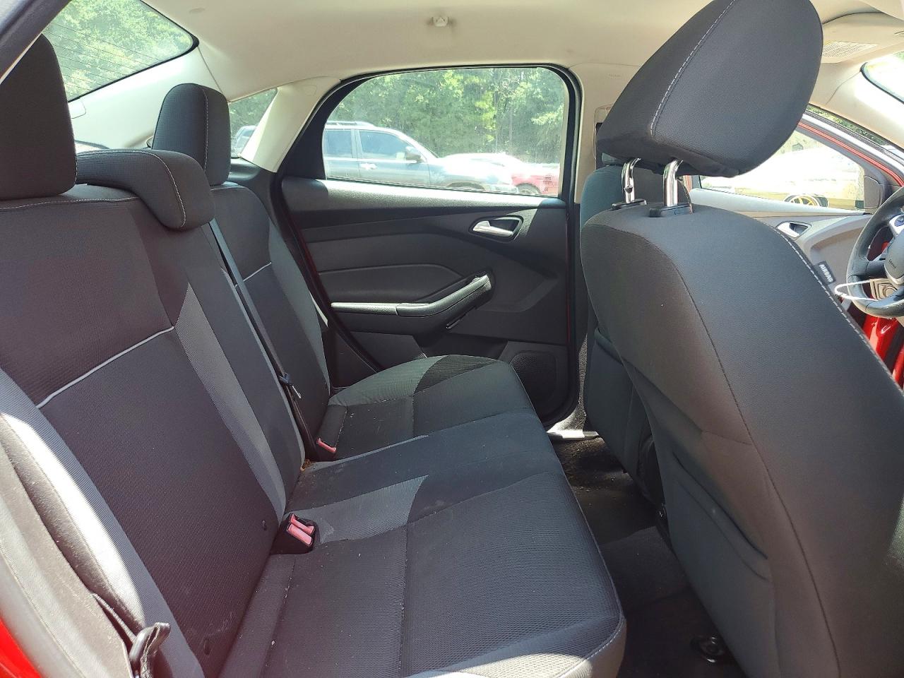 2013 Ford Focus Se Red vin: 1FADP3F2XDL278390