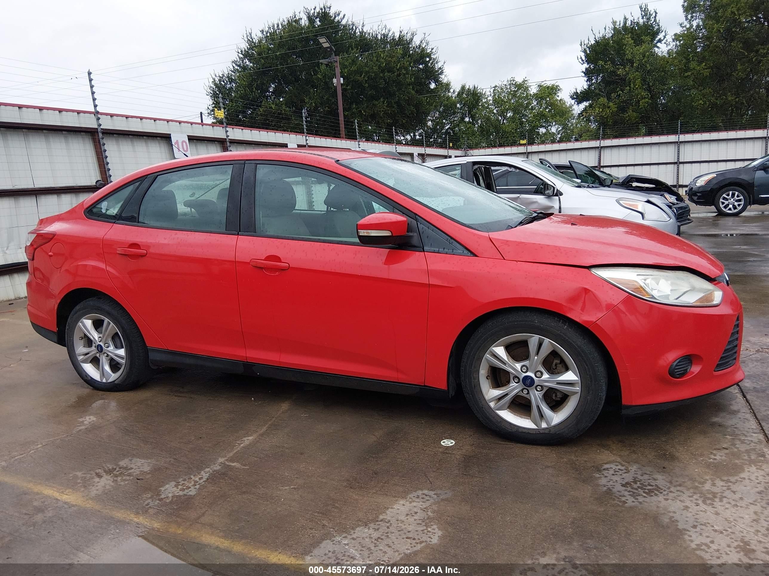 2013 Ford Focus Se Red vin: 1FADP3F2XDL334036